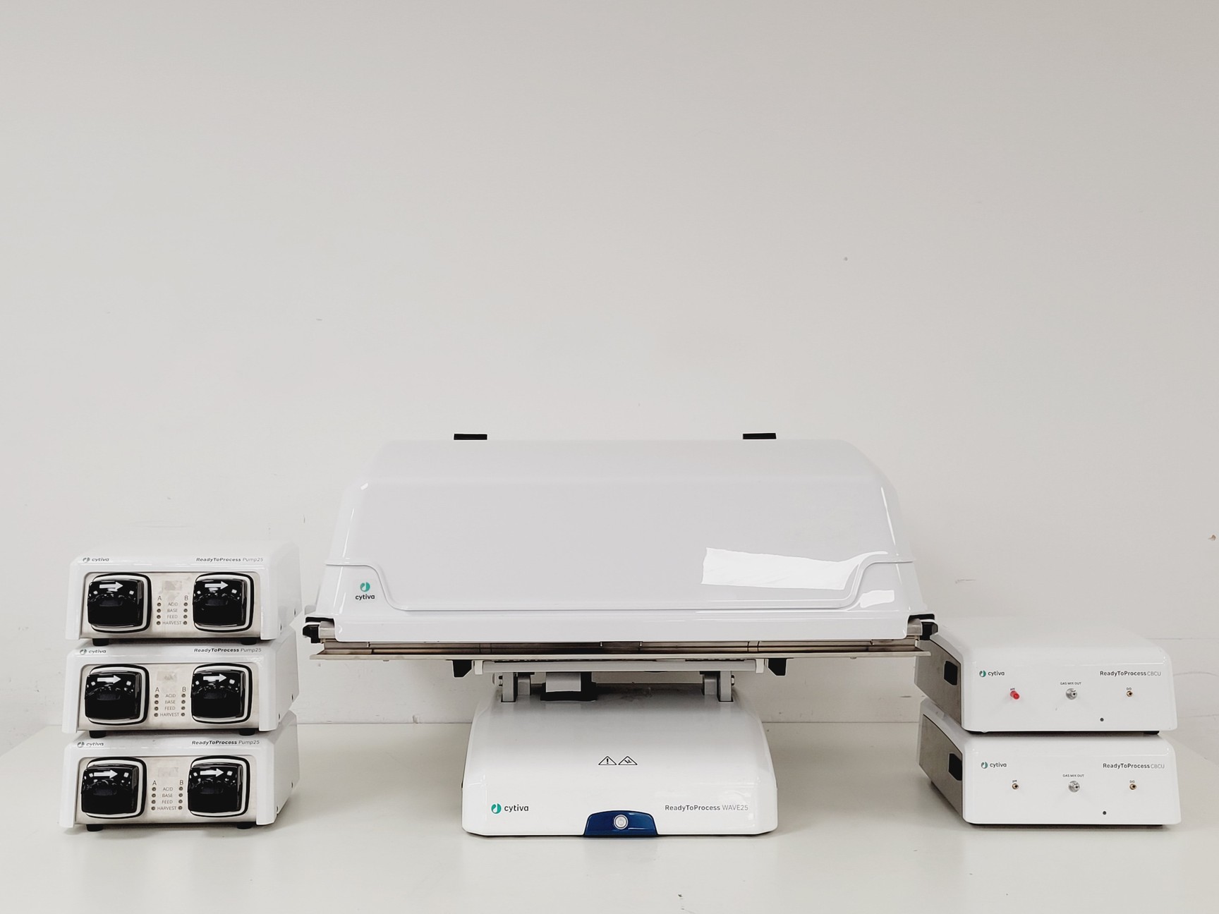 Image of Cytiva ReadyToProcess WAVE 25 w/ Tray 50, Pump25, CBCU Software, System Lab