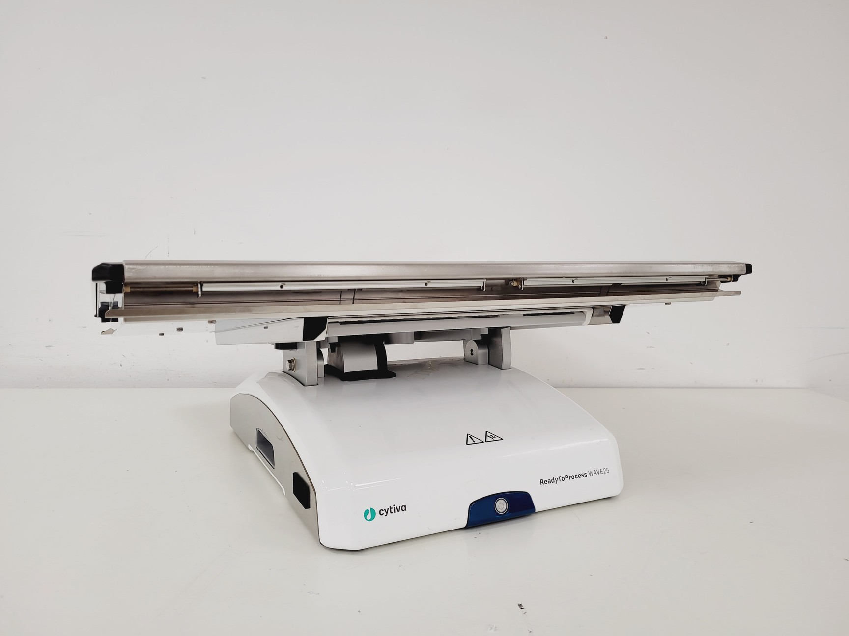 Image of Cytiva ReadyToProcess WAVE 25 w/ Tray 50, Pump25, CBCU Software, System Lab