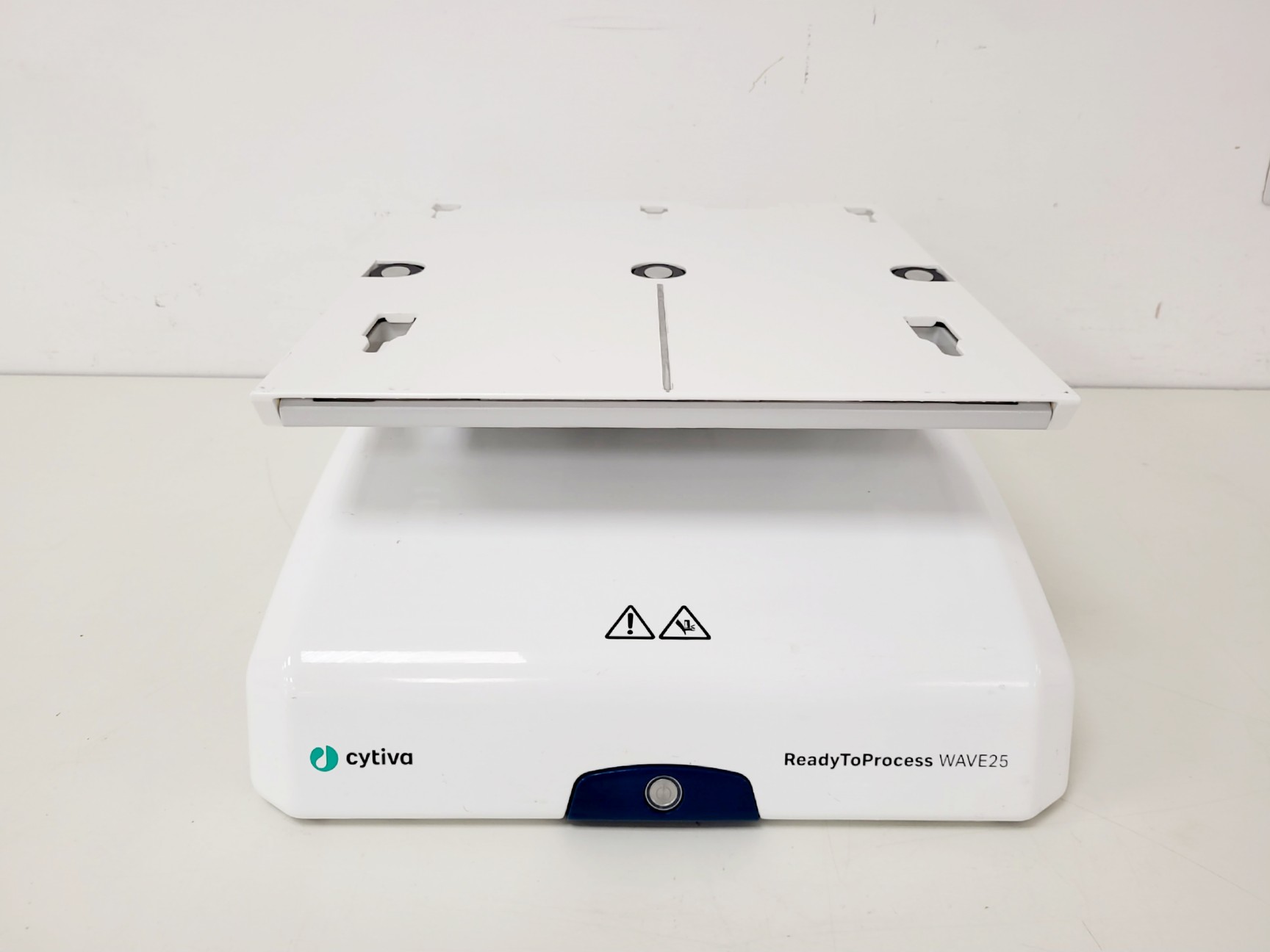 Image of Cytiva ReadyToProcess WAVE 25 w/ Tray 50, Pump25, CBCU Software, System Lab