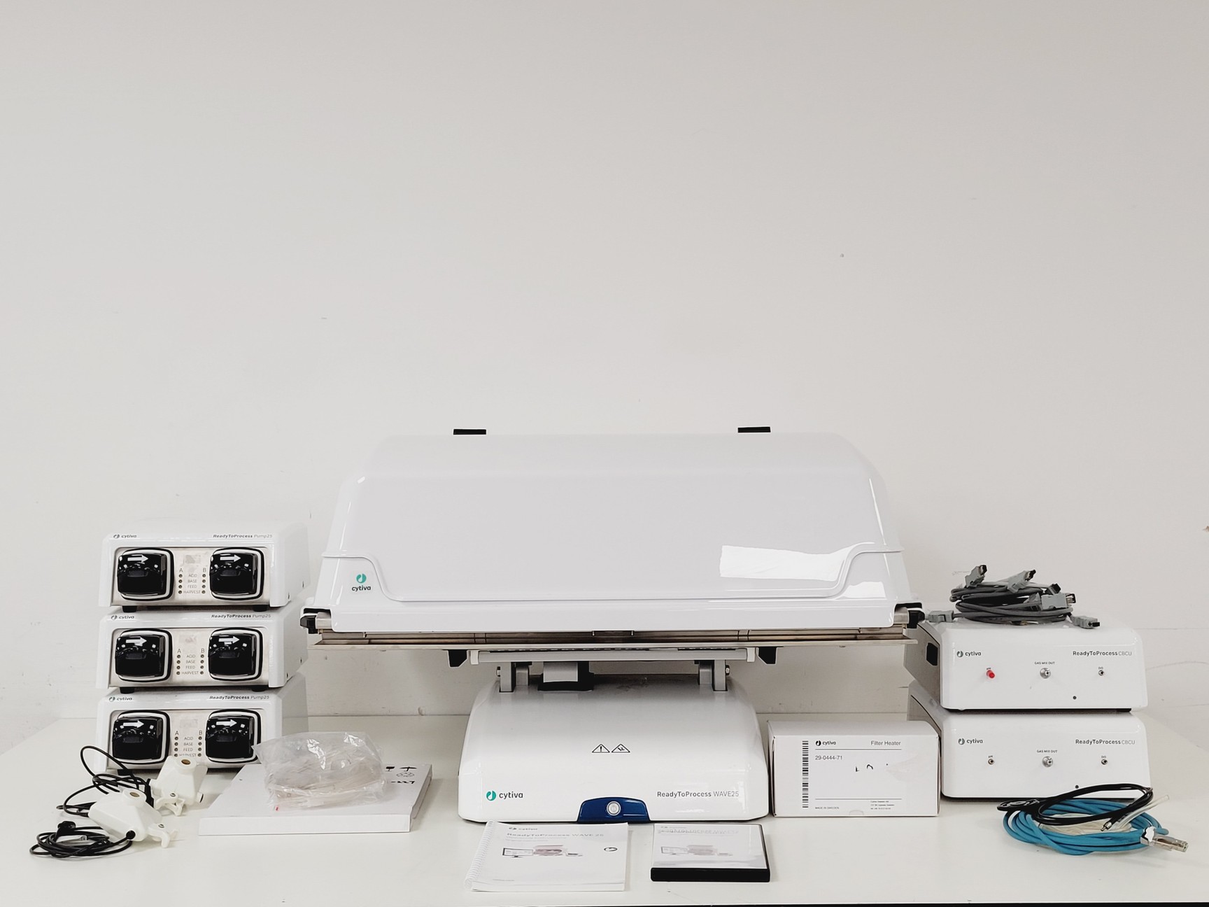 Image of Cytiva ReadyToProcess WAVE 25 w/ Tray 50, Pump25, CBCU Software, System Lab