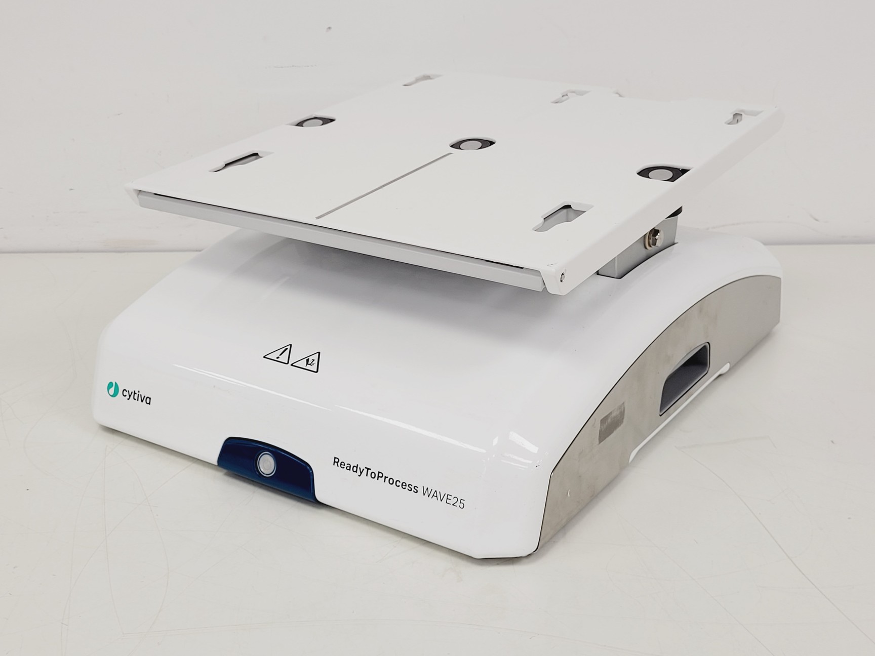 Image of Cytiva ReadyToProcess WAVE 25 w/ Tray 20 Lab