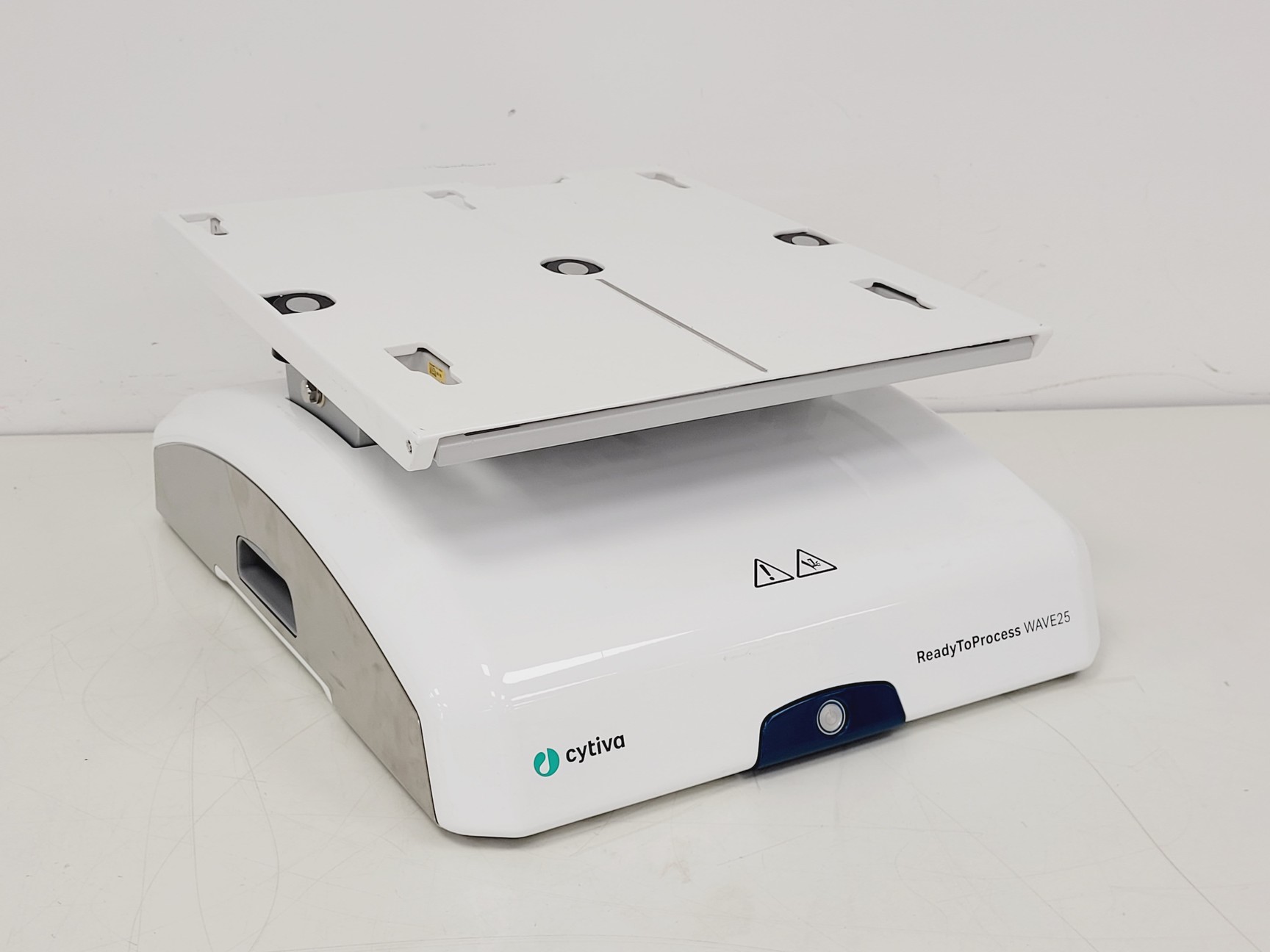 Image of Cytiva ReadyToProcess WAVE 25 w/ Tray 20 Lab