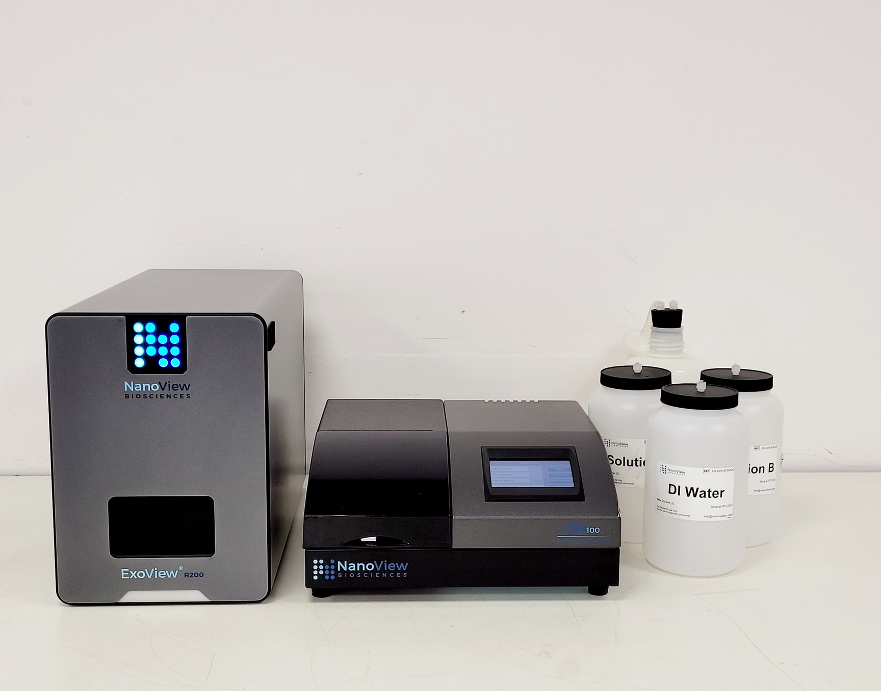 Image of NanoView Biosciences CW100 ExoView Chip Washer & ExoView R200