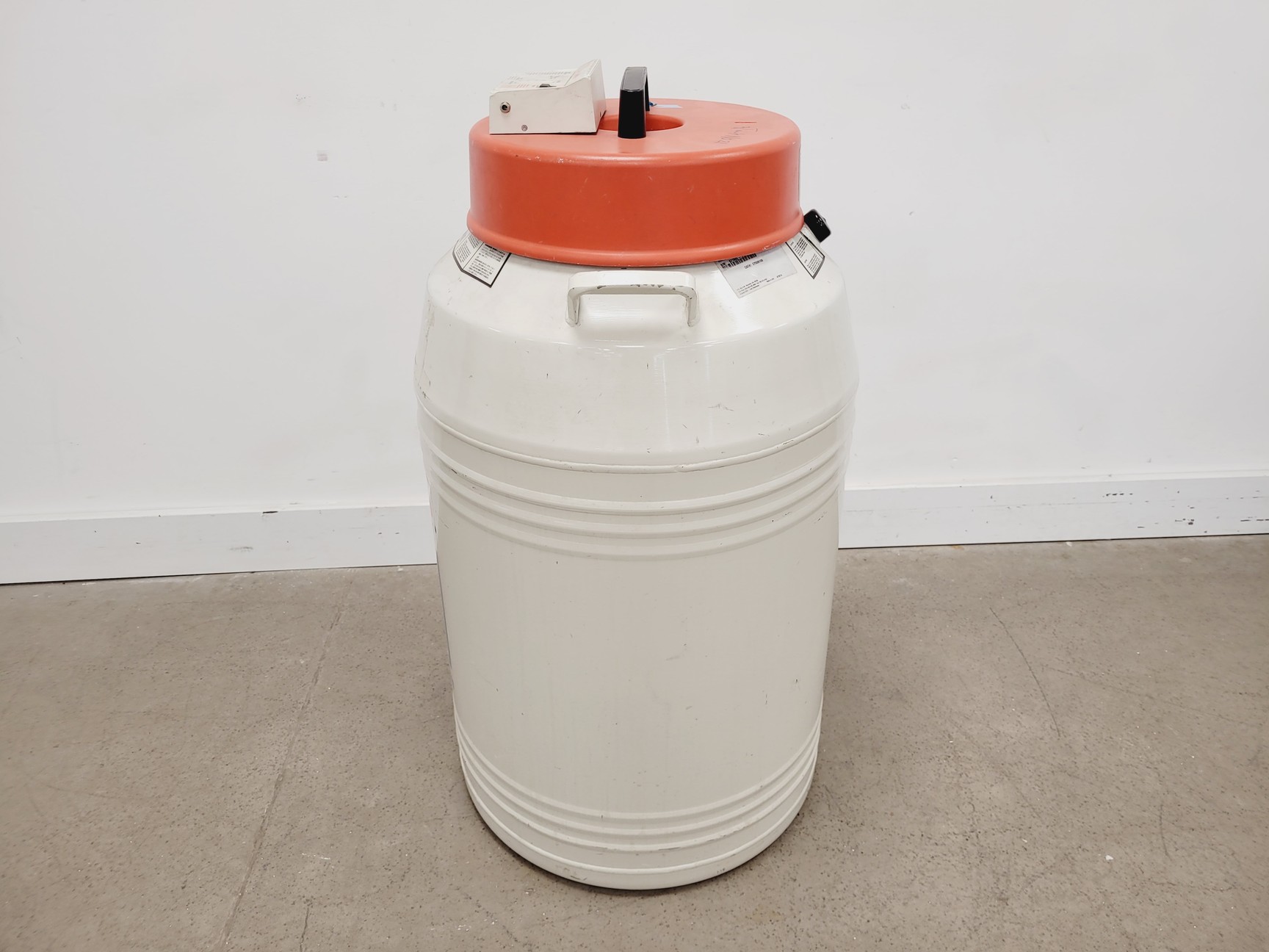 Image of Thermo Scientific Locator 4 Plus Cryogenic Rack & Box System w Level Monitor