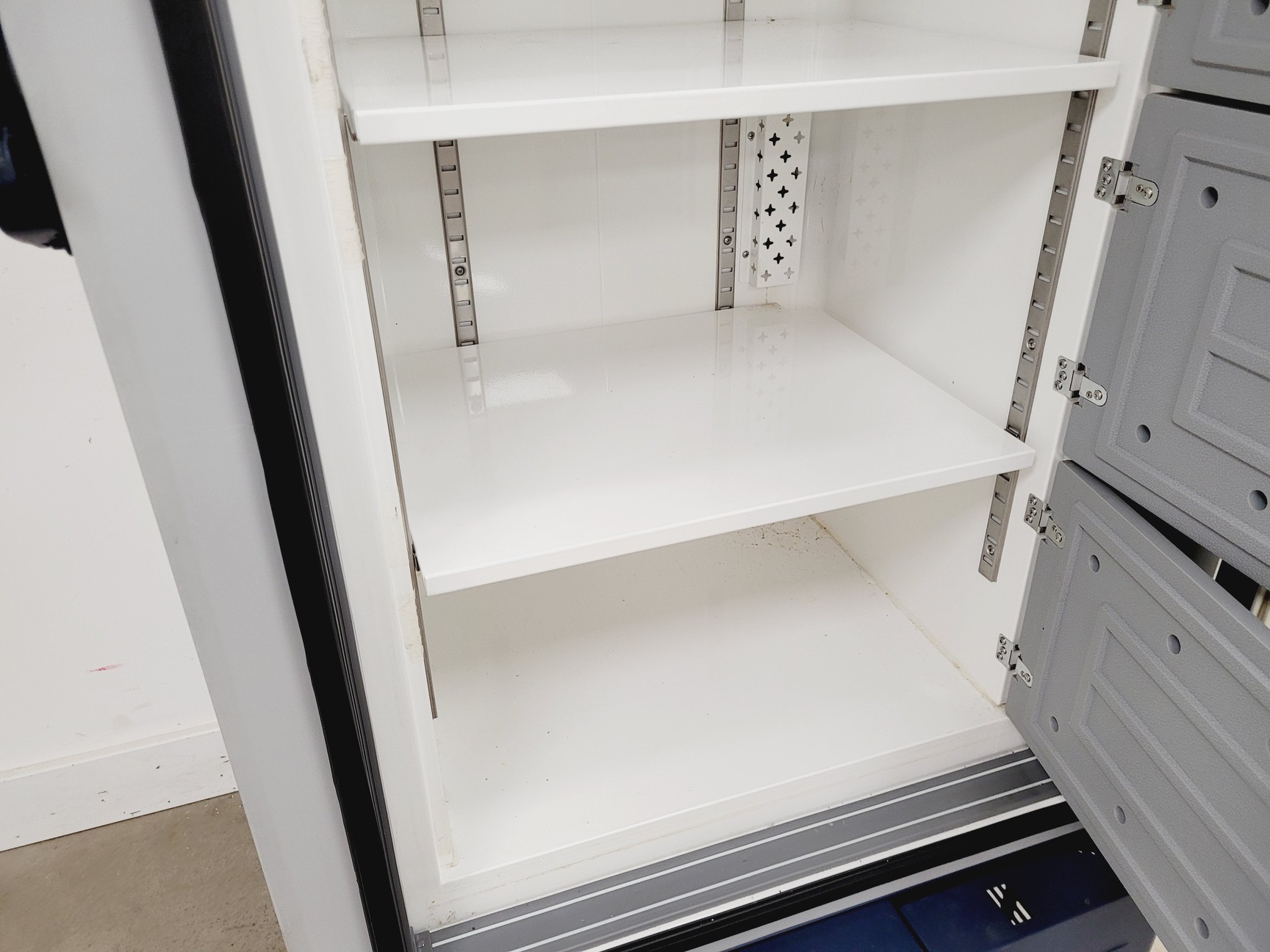 Image of Labcold / ilShin DF8514 Ultra-Low Temperature Freezer Lab