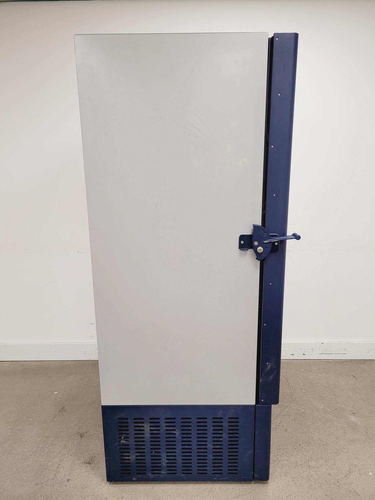 Image of Labcold / ilShin DF8514 Ultra-Low Temperature Freezer Lab