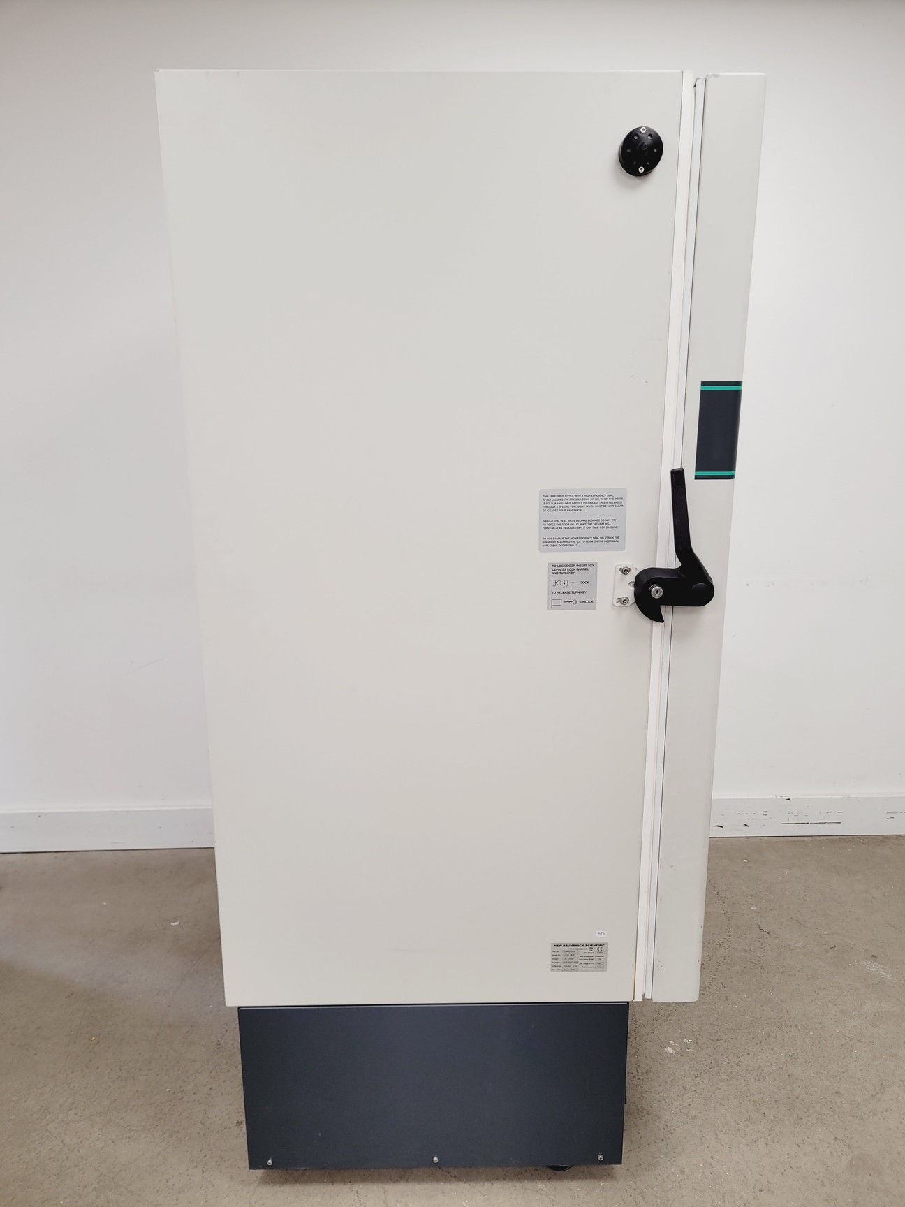 Image of New Brunswick Scientific U725 -86 G Ultra-Low Temperature Freezer Lab