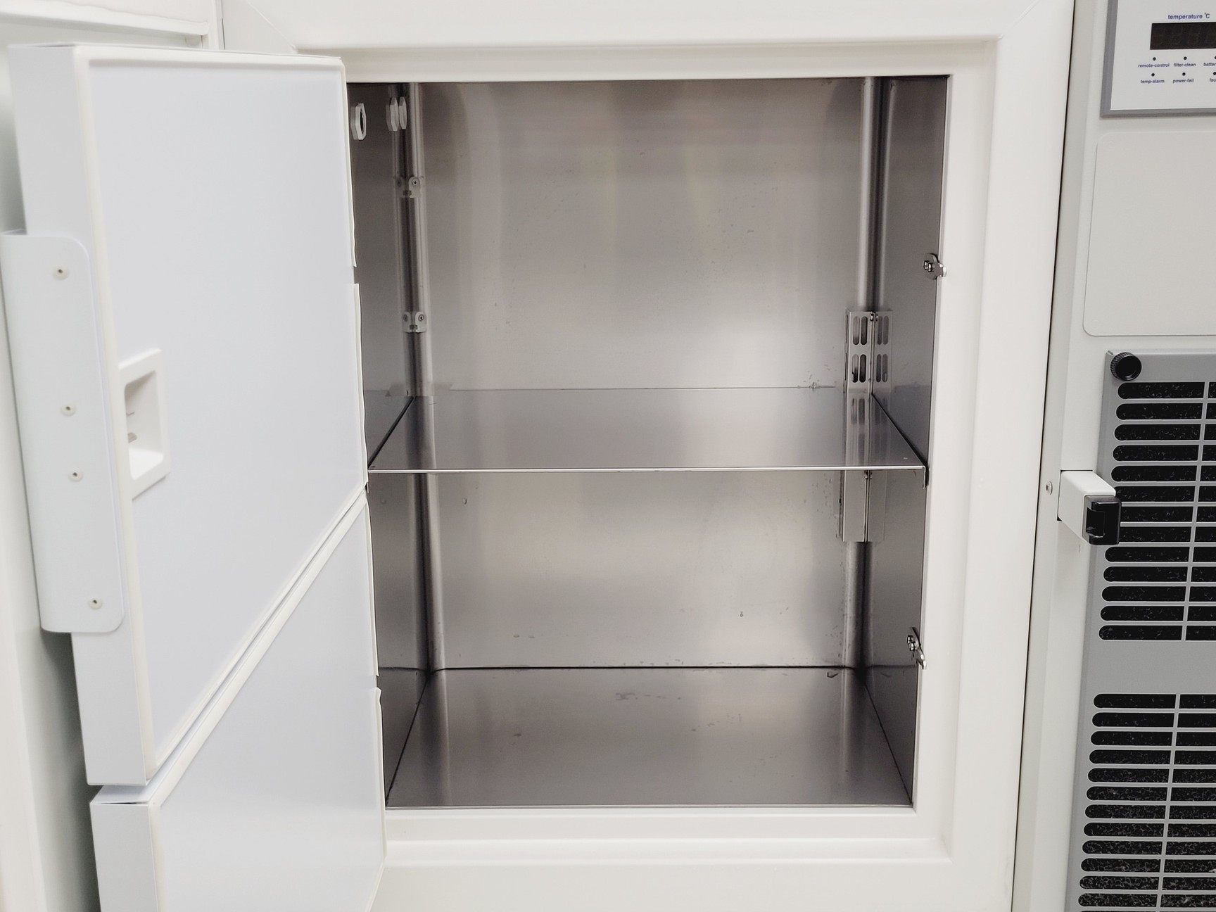 Image of Eppendorf CryoCube F101h -86 Ultra-Low Temperature Freezer Lab