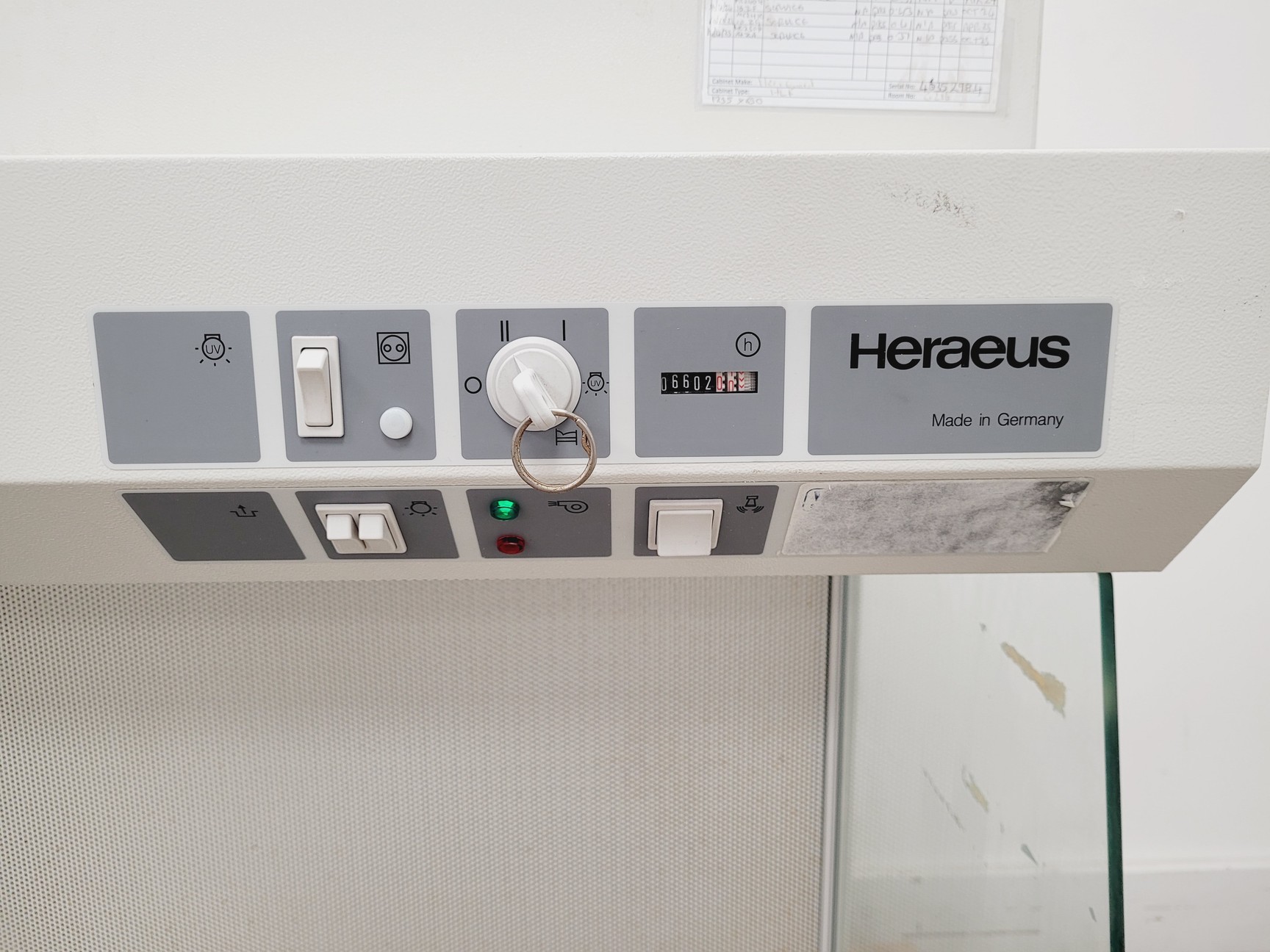 Image of Heraeus HERAguard HPH 12 Clean Bench Lab