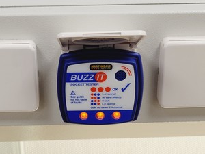 Thumbnail image of Heraeus HERAguard HPH 12 Clean Bench Lab