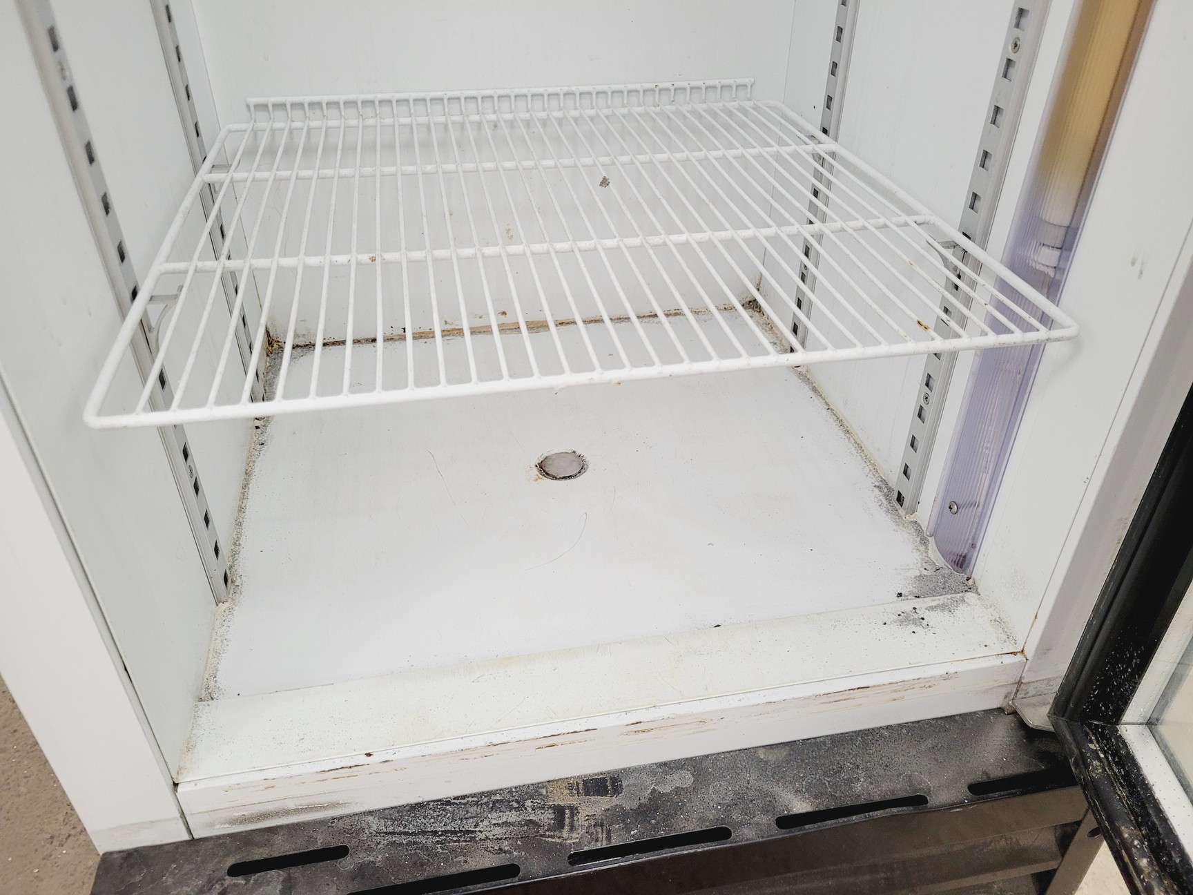 360fa RDC Upright Display Cooler Model SS-P360FA Lab