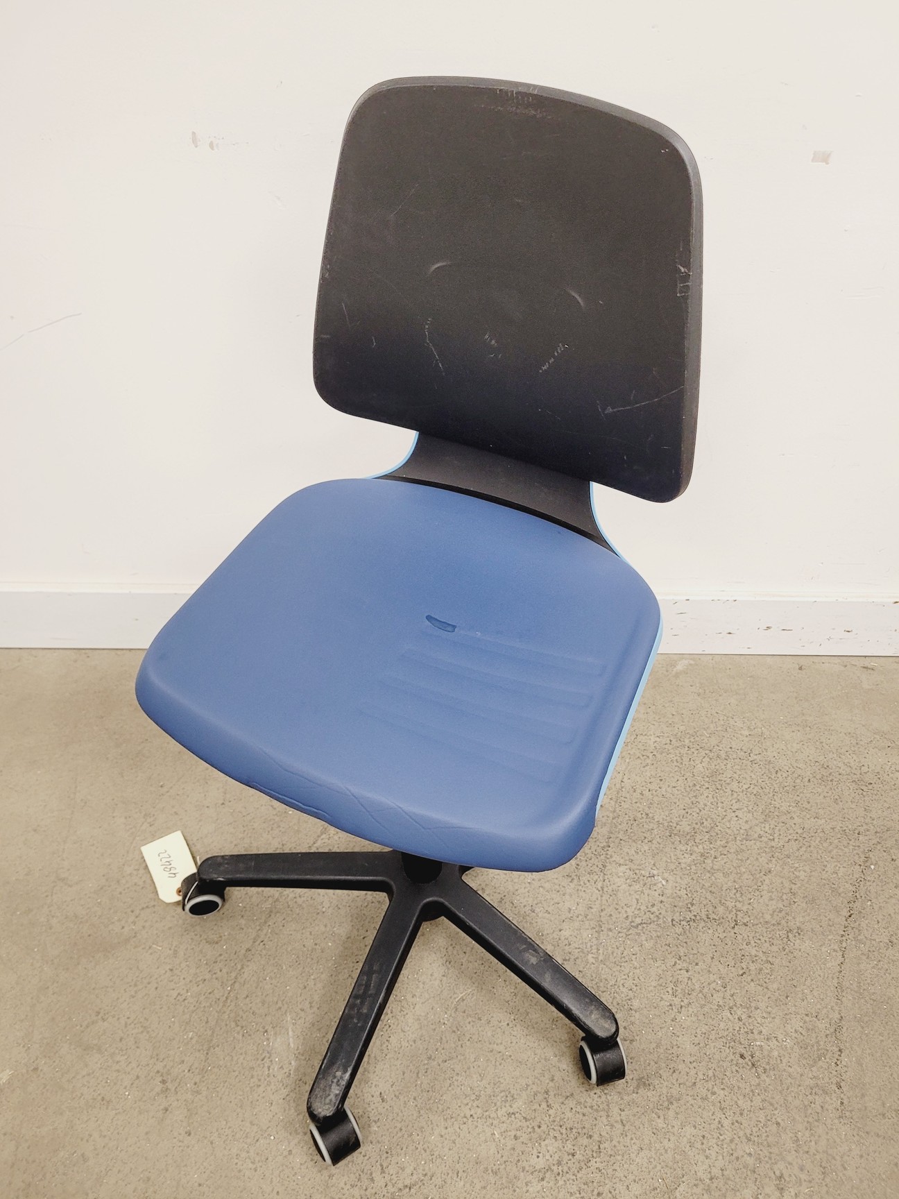 Image of Lot Of 7 x VWR + Teknomek Adjustable Lab Chairs