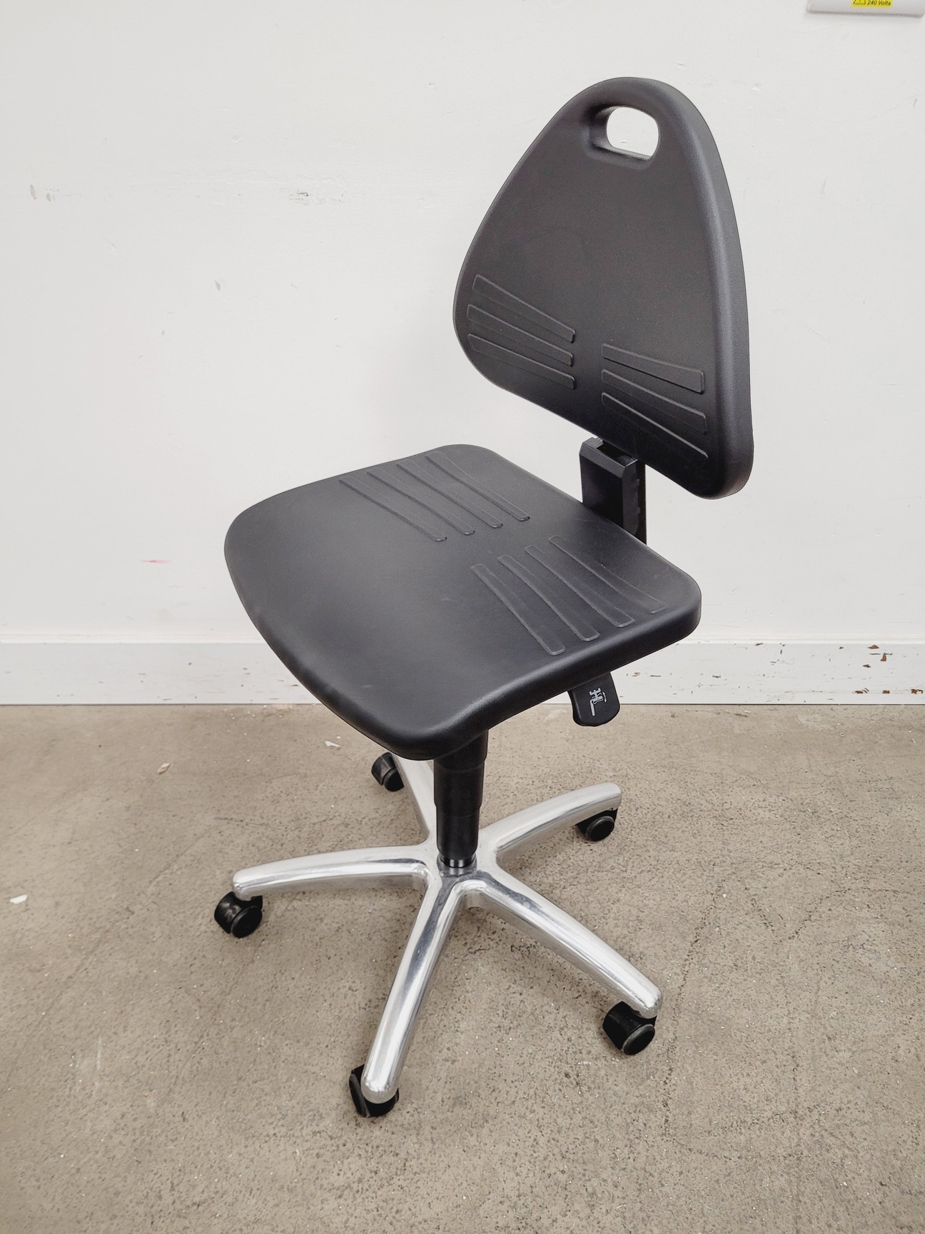 Image of Lot Of 7 x VWR + Teknomek Adjustable Lab Chairs