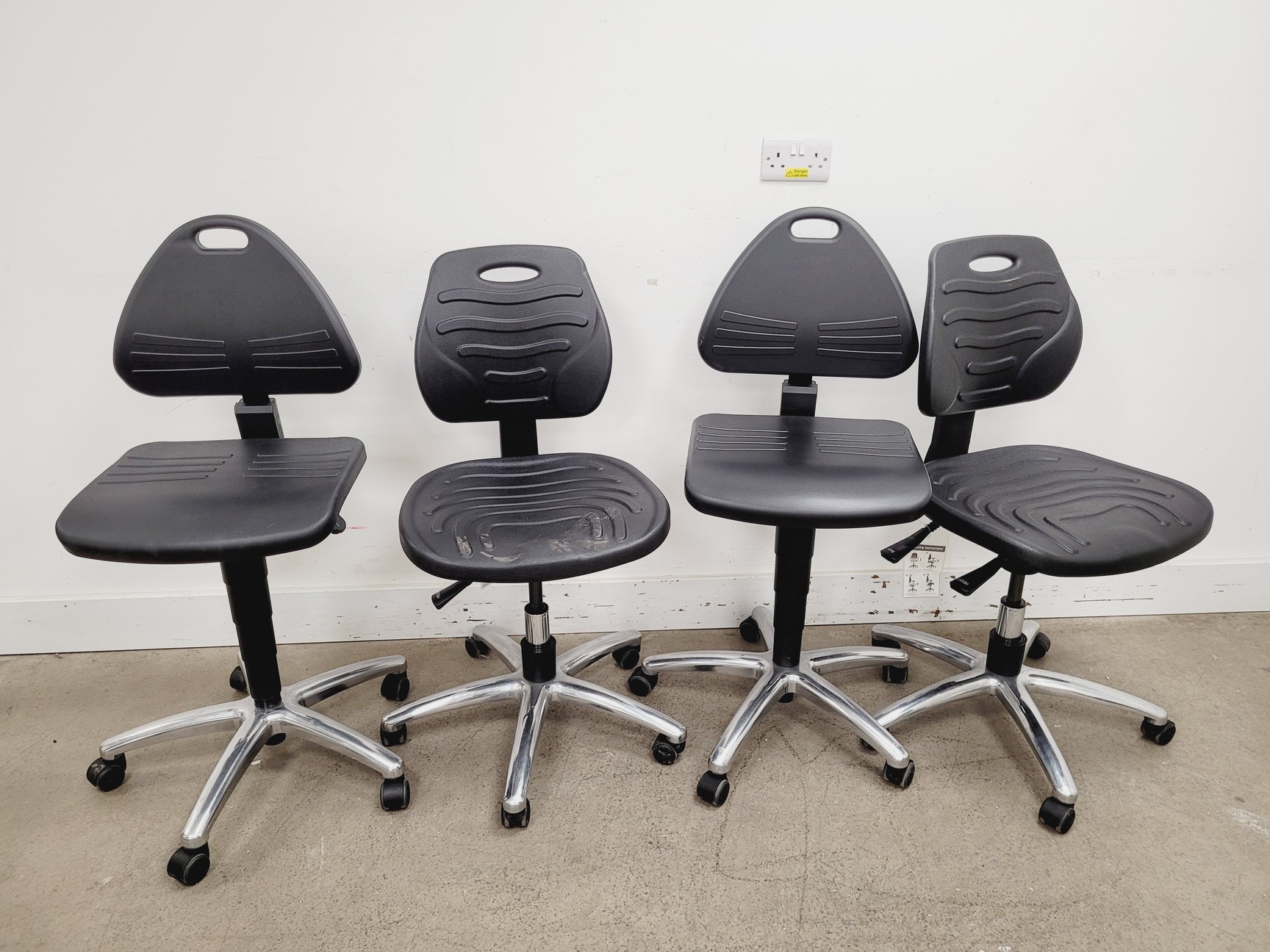 Image of Lot Of 7 x VWR + Teknomek Adjustable Lab Chairs