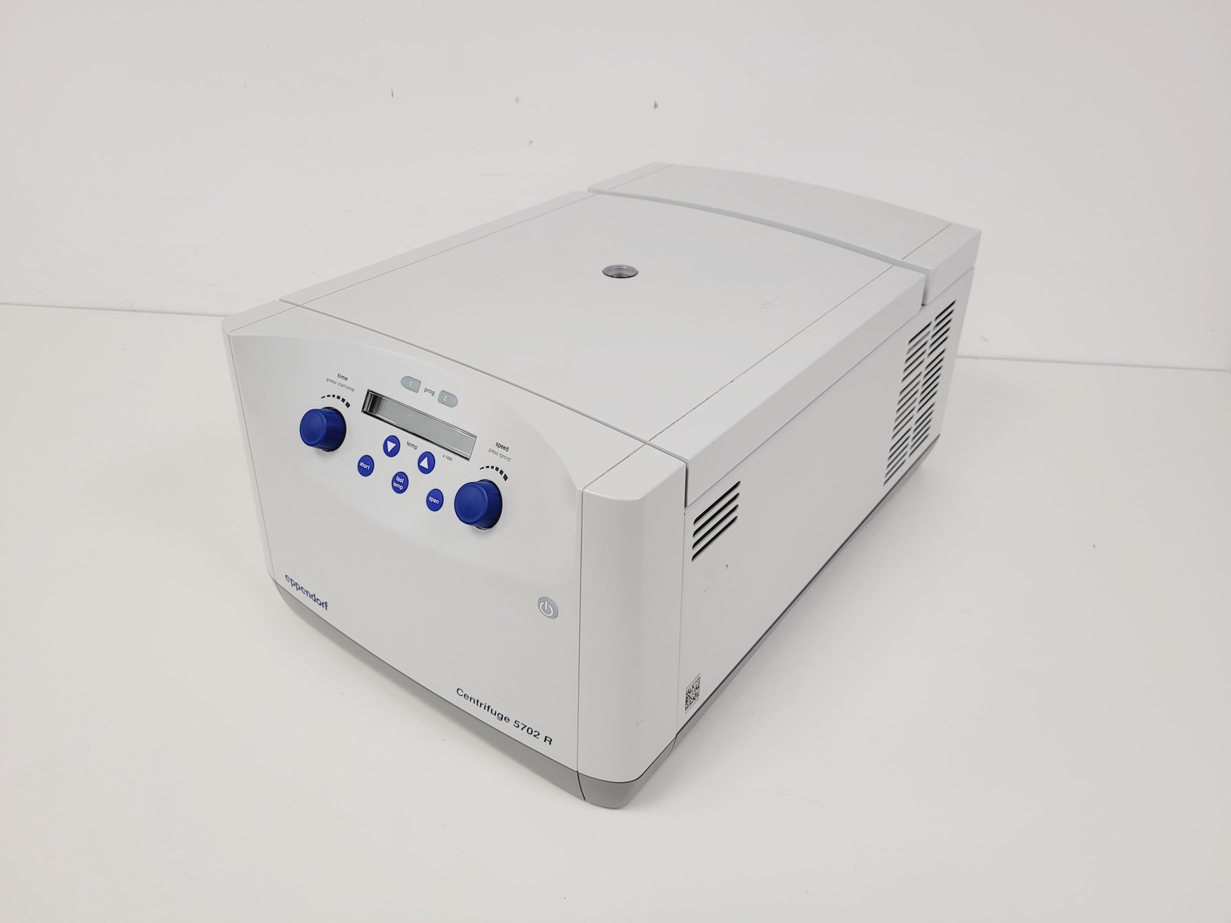 Image of Eppendorf Centrifuge 5702R Refrigerated Lab