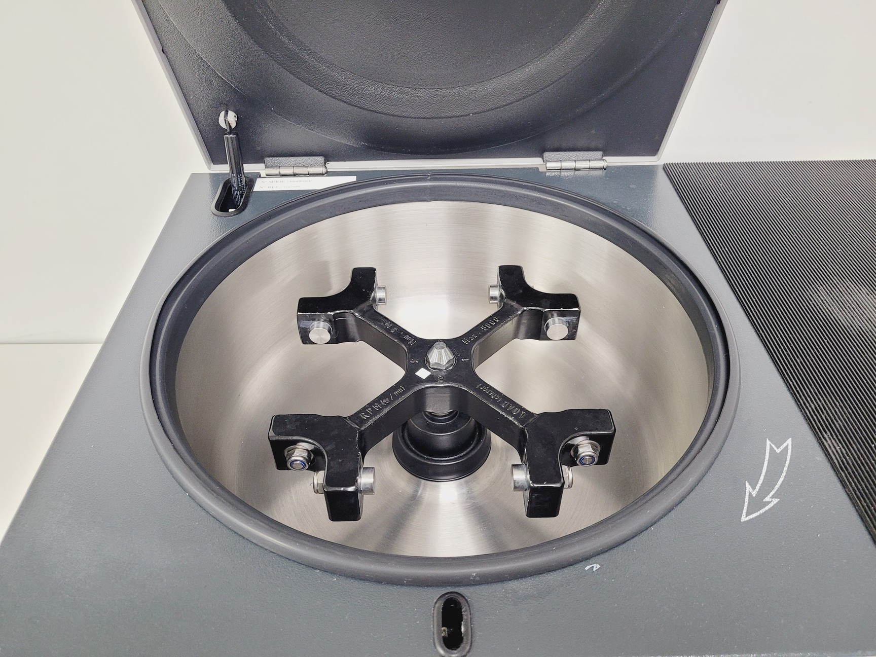 Image of Jouan CR3-22 Benchtop Centrifuge