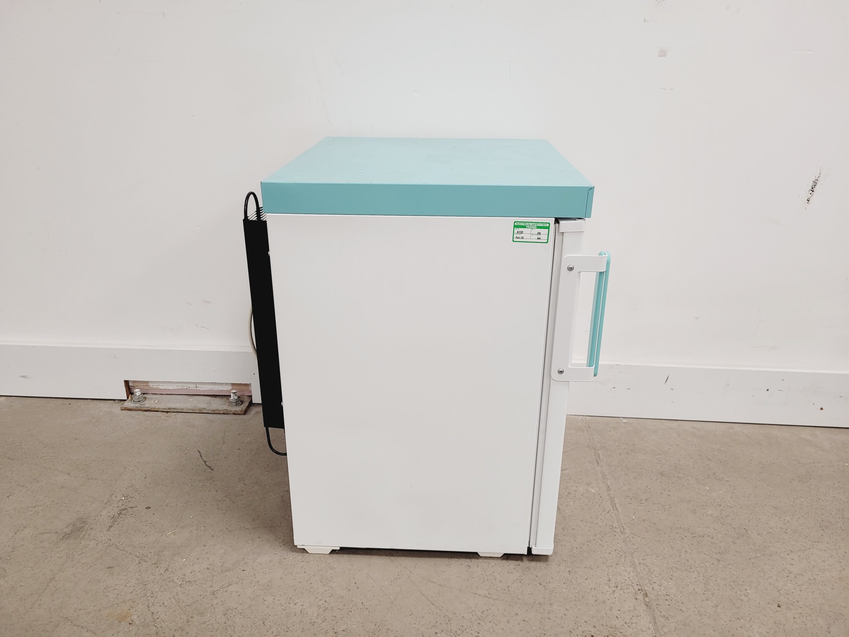 Image of LEC LR207C Medical Fridge Lab