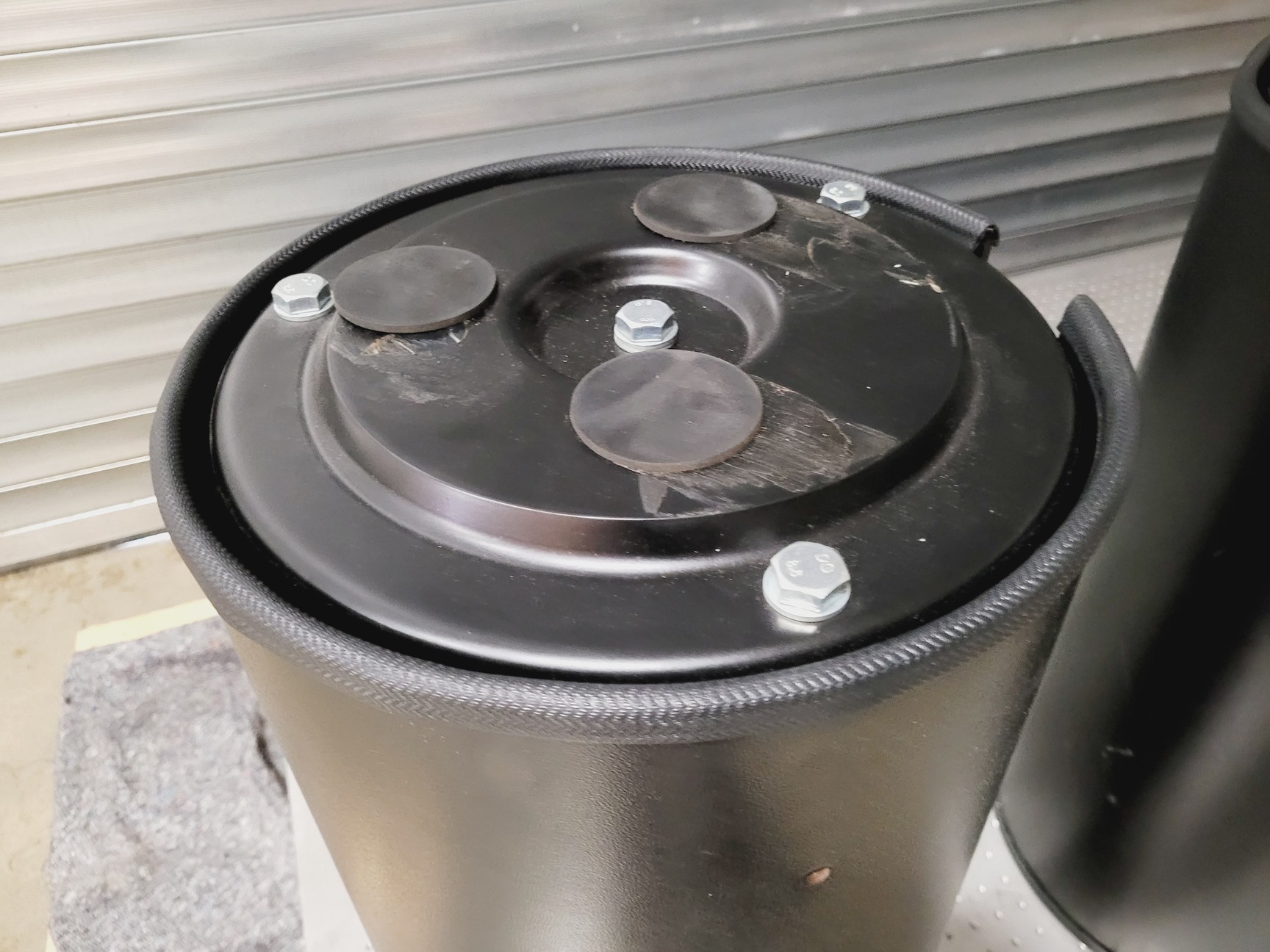 Image of Melles Griot Anti-Vibration Isolation Optics Table