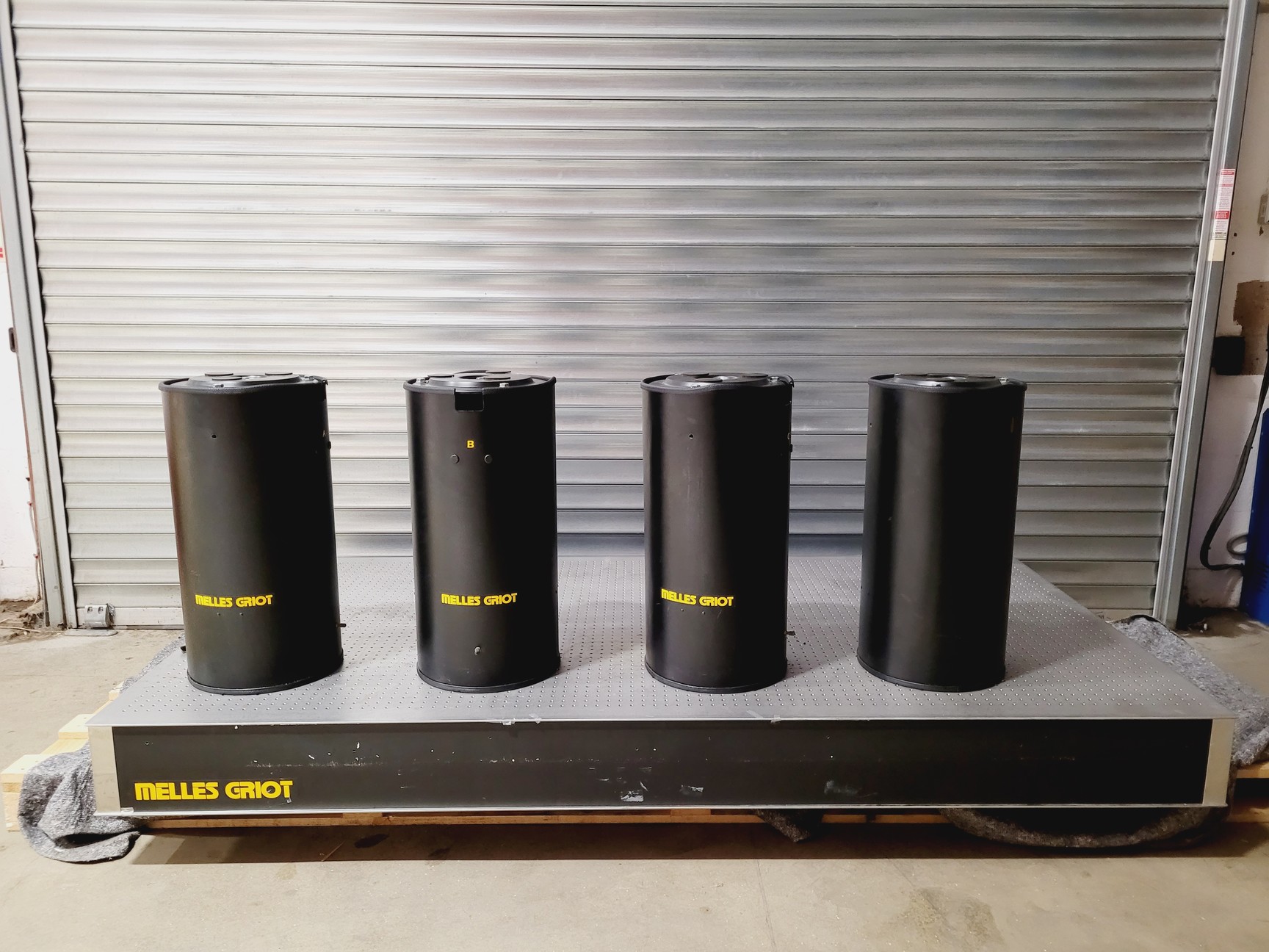 Image of Melles Griot Anti-Vibration Isolation Optics Table