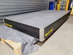 Thumbnail image of Melles Griot Anti-Vibration Isolation Optics Table