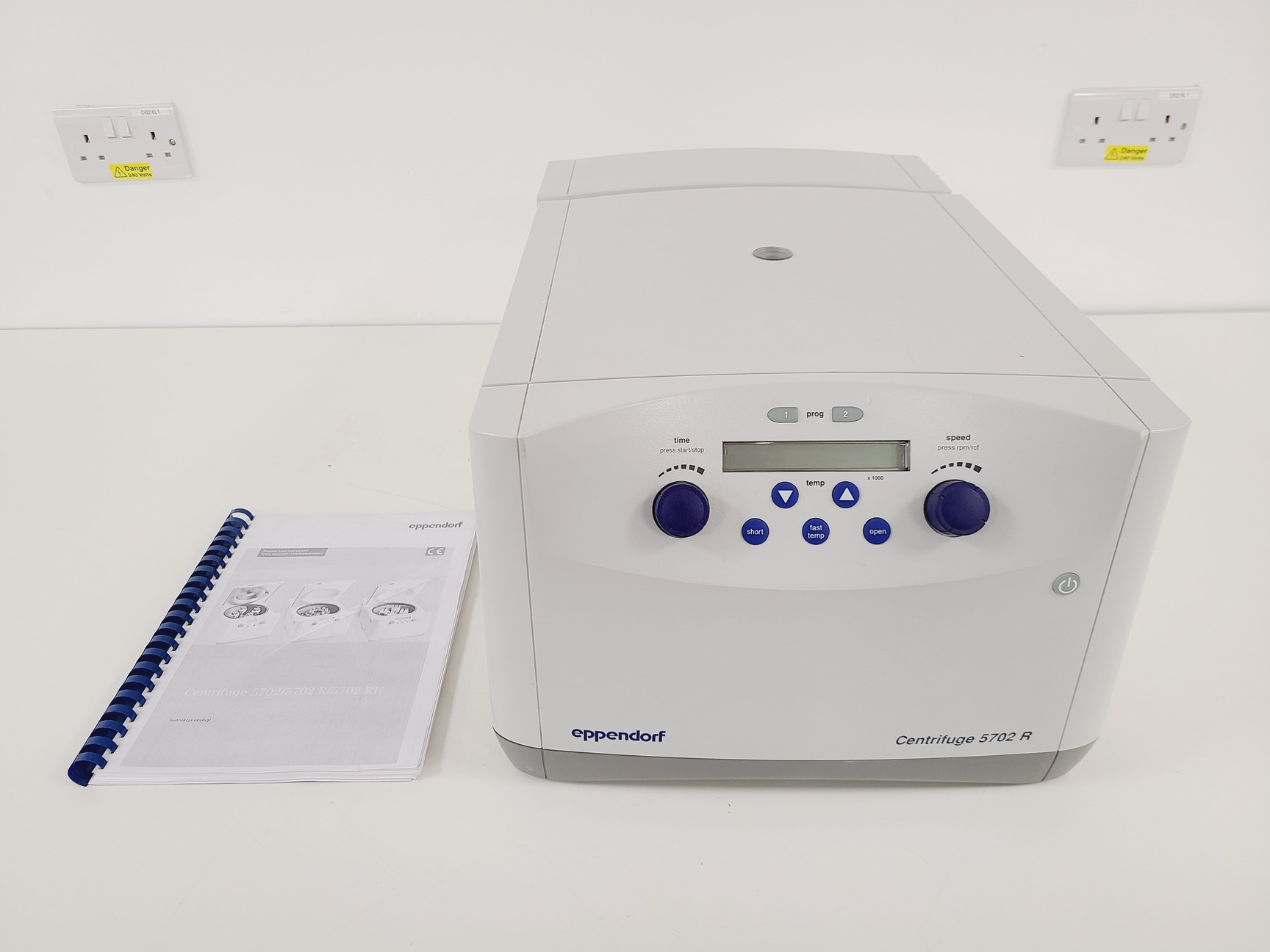 Image of Eppendorf Centrifuge 5702 R - Spares/Repair Lab