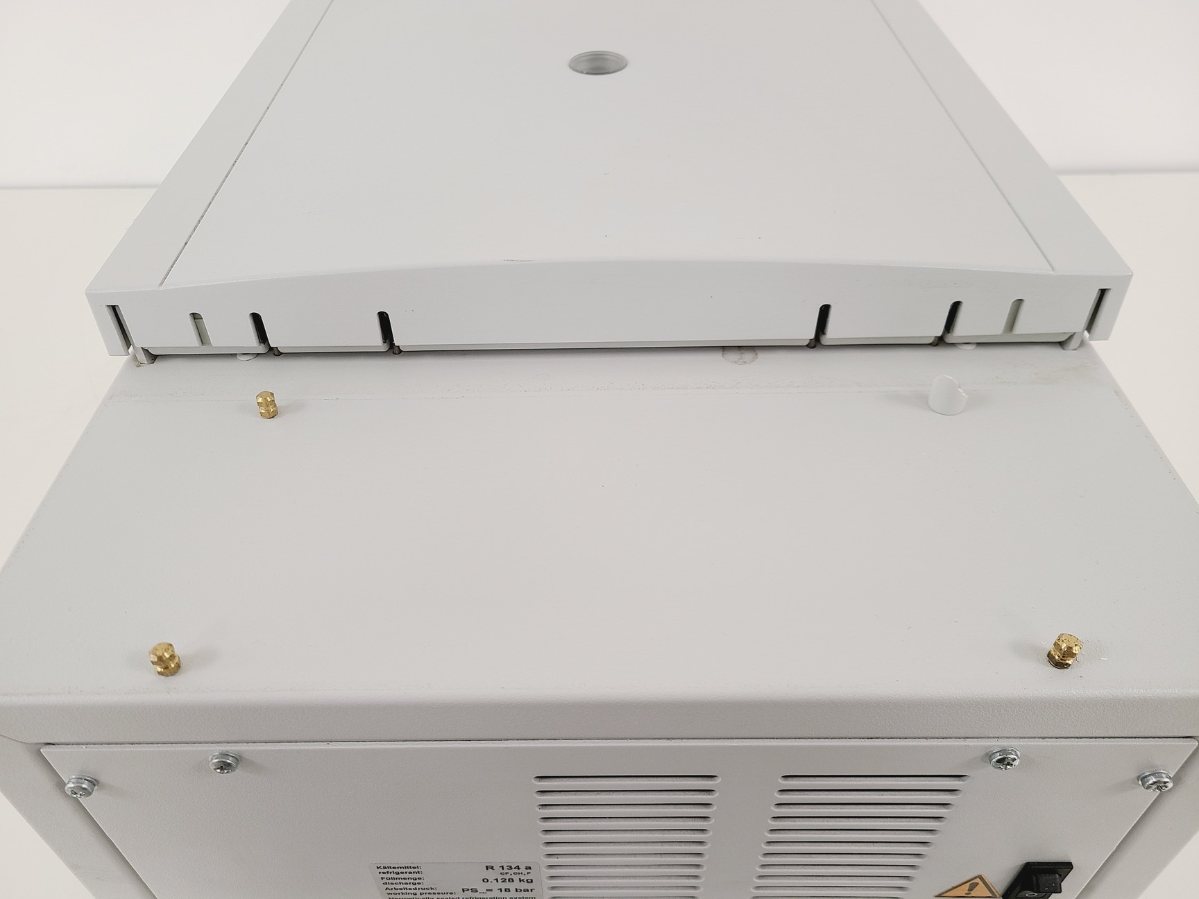 Image of Eppendorf Centrifuge 5702 R - Spares/Repair Lab