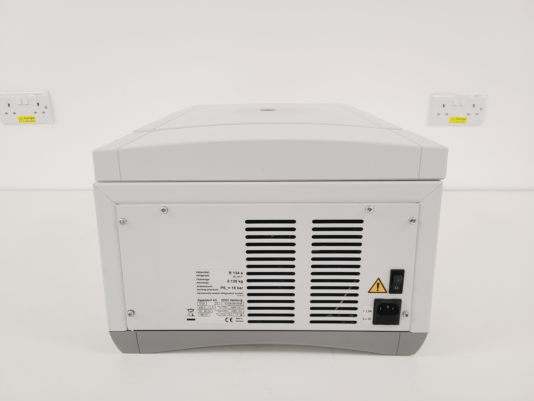 Image of Eppendorf Centrifuge 5702 R - Spares/Repair Lab