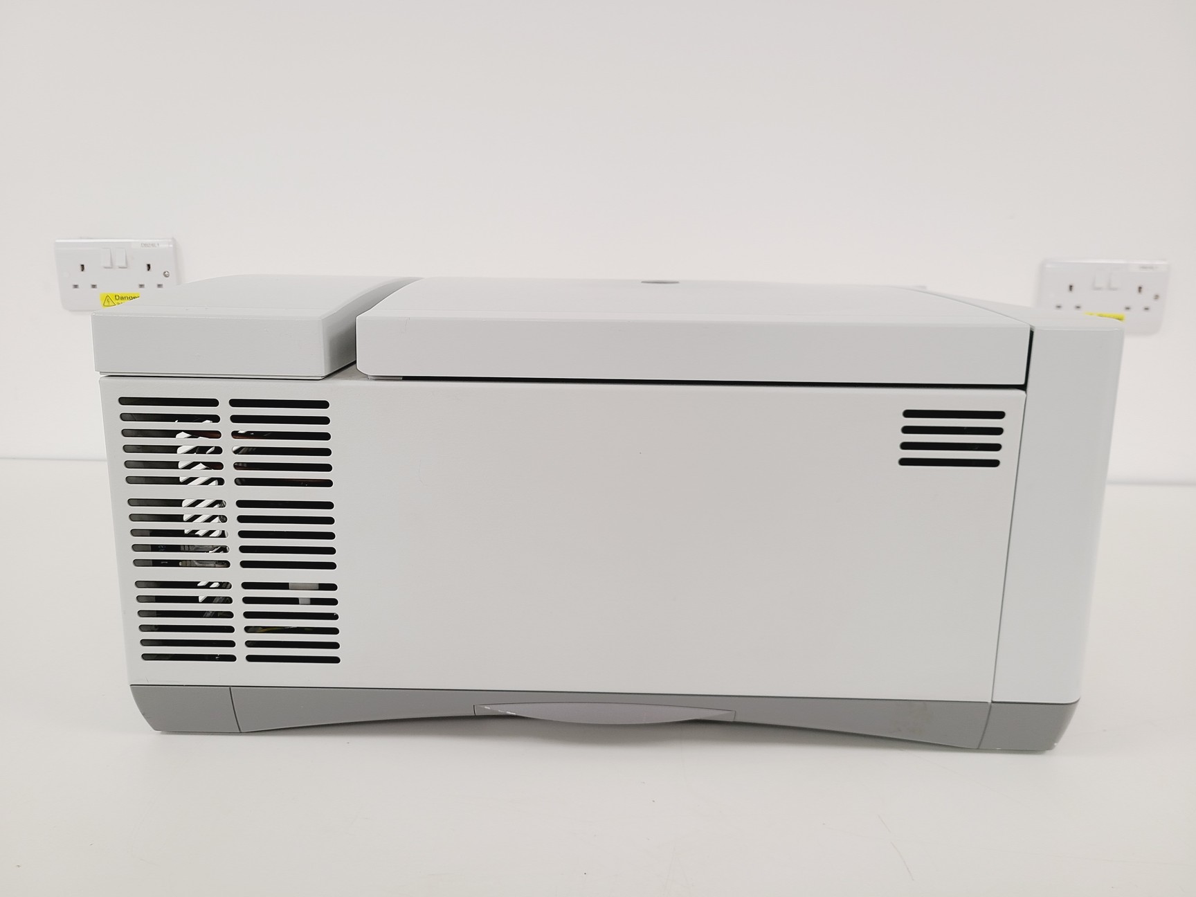 Image of Eppendorf Centrifuge 5702 R - Spares/Repair Lab