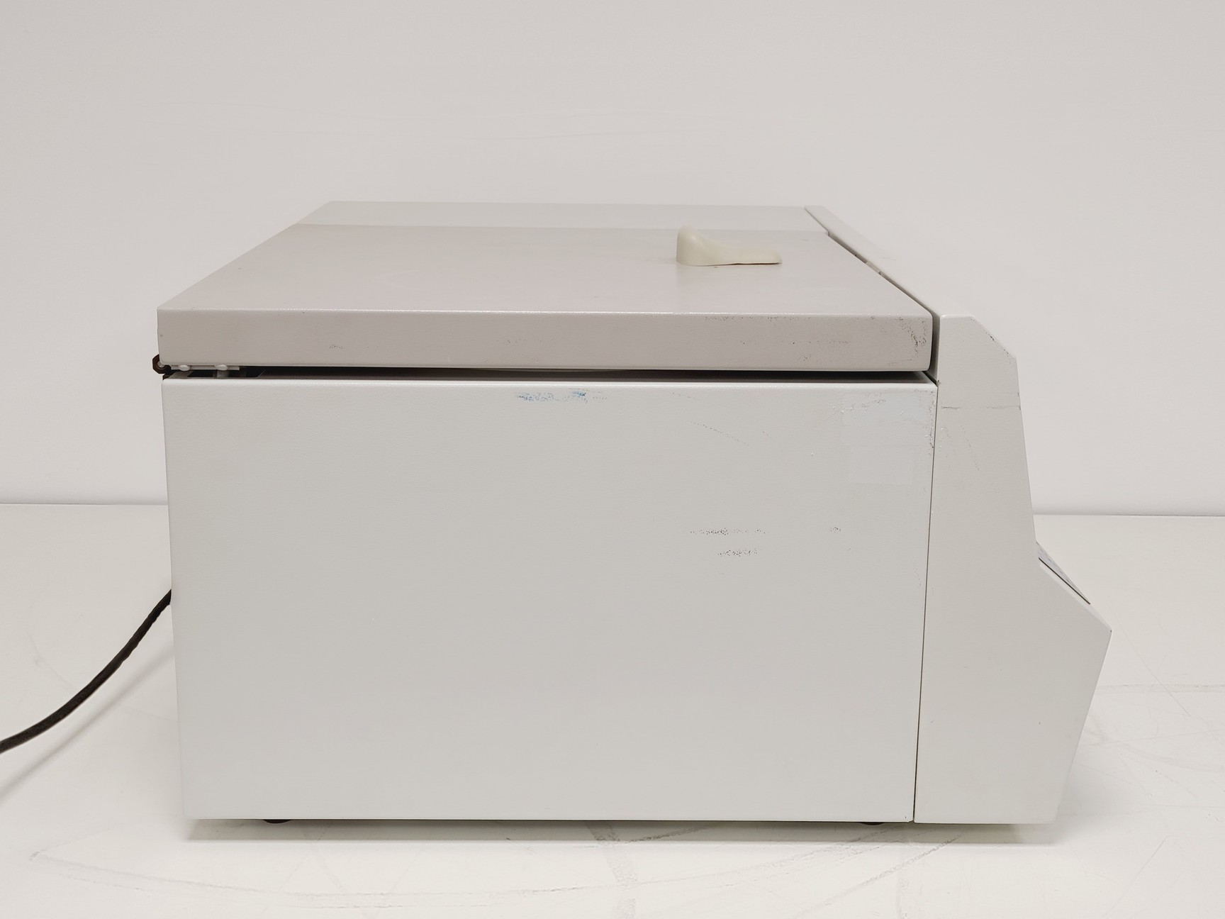 Image of Sanyo MSE Harrier 18/80 Refrigerated Centrifuge - MSB080.CR1.K S/R Lab