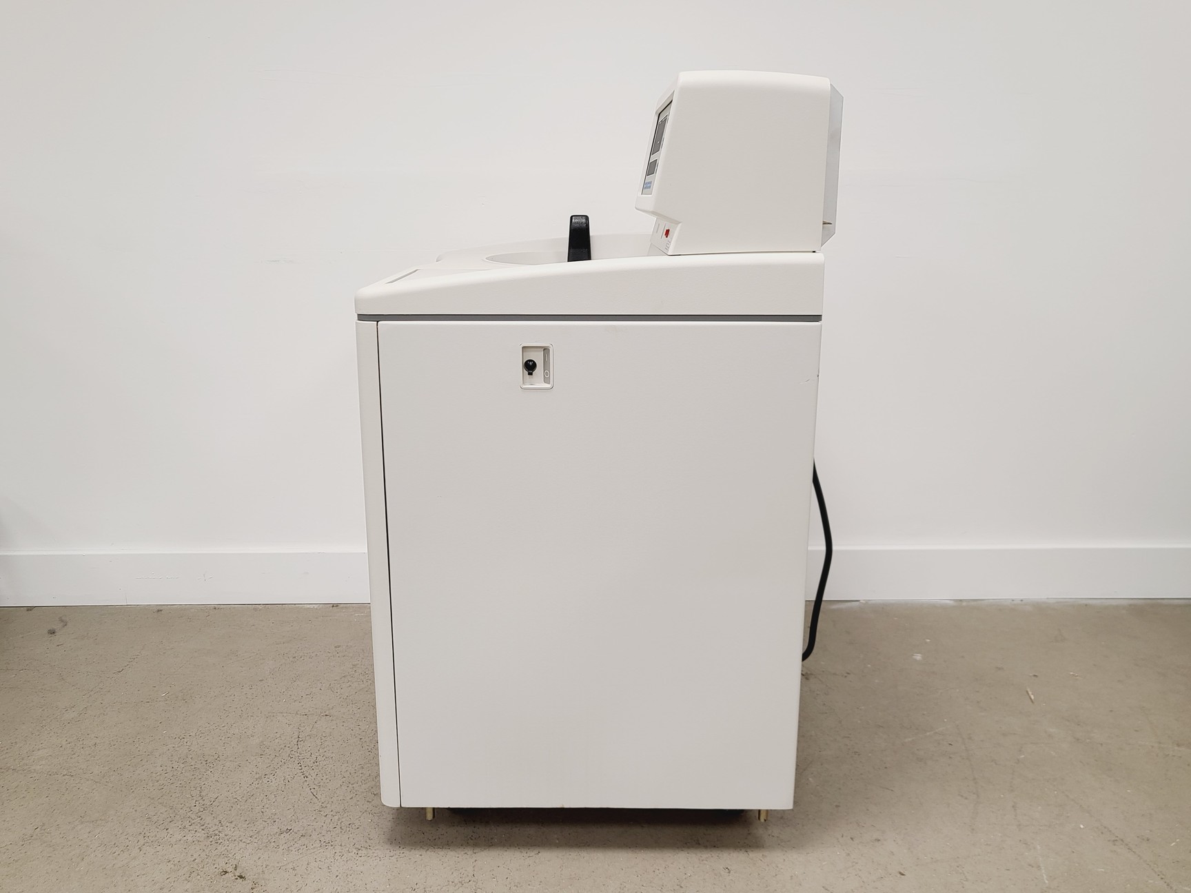 Image of Beckman Coulter Optima L-90K Ultracentrifuge Lab