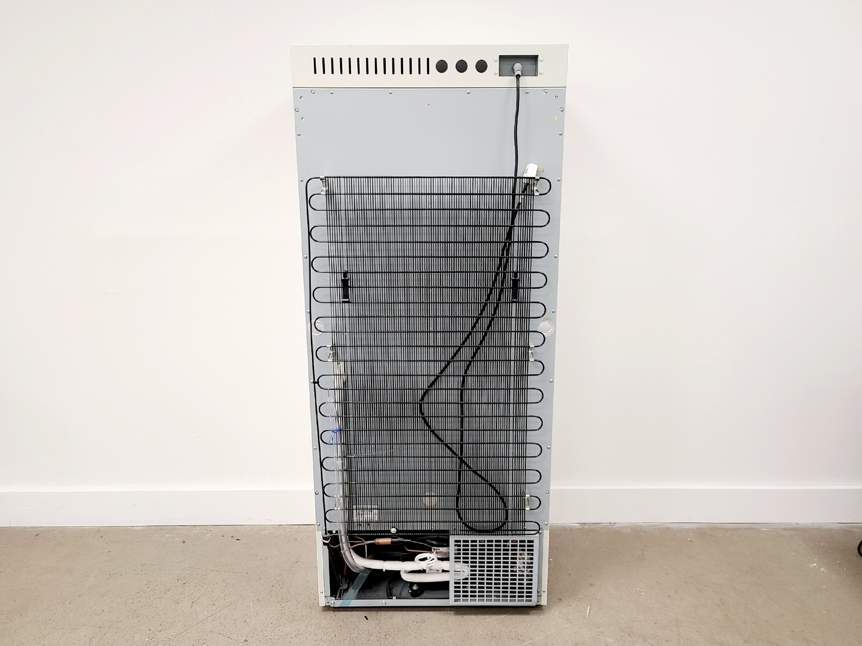 Image of Sanyo MIR-254 Cooled Incubator Lab