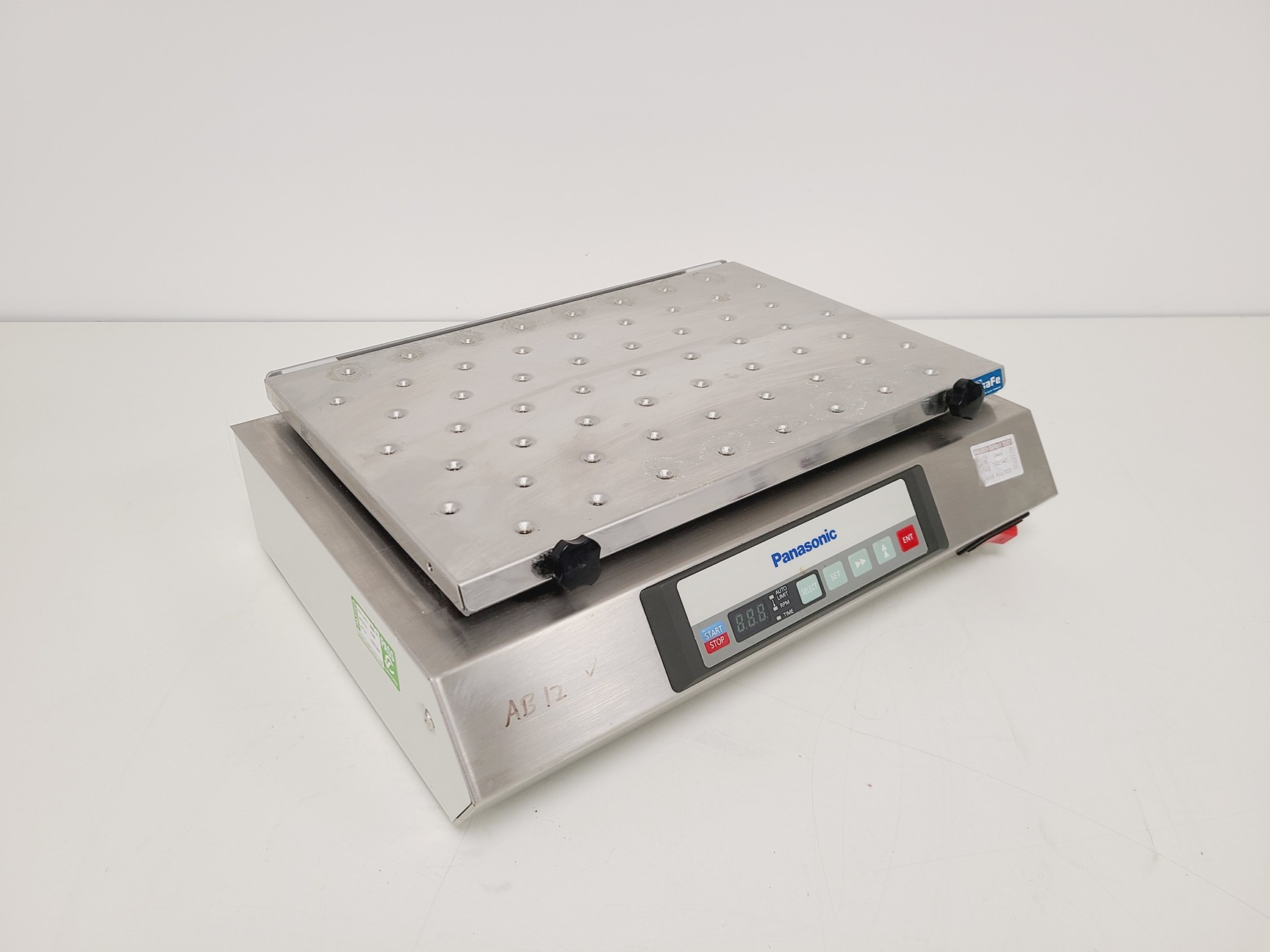 Image of Panasonic Orbital Shaker - MIR-S100-PE Lab