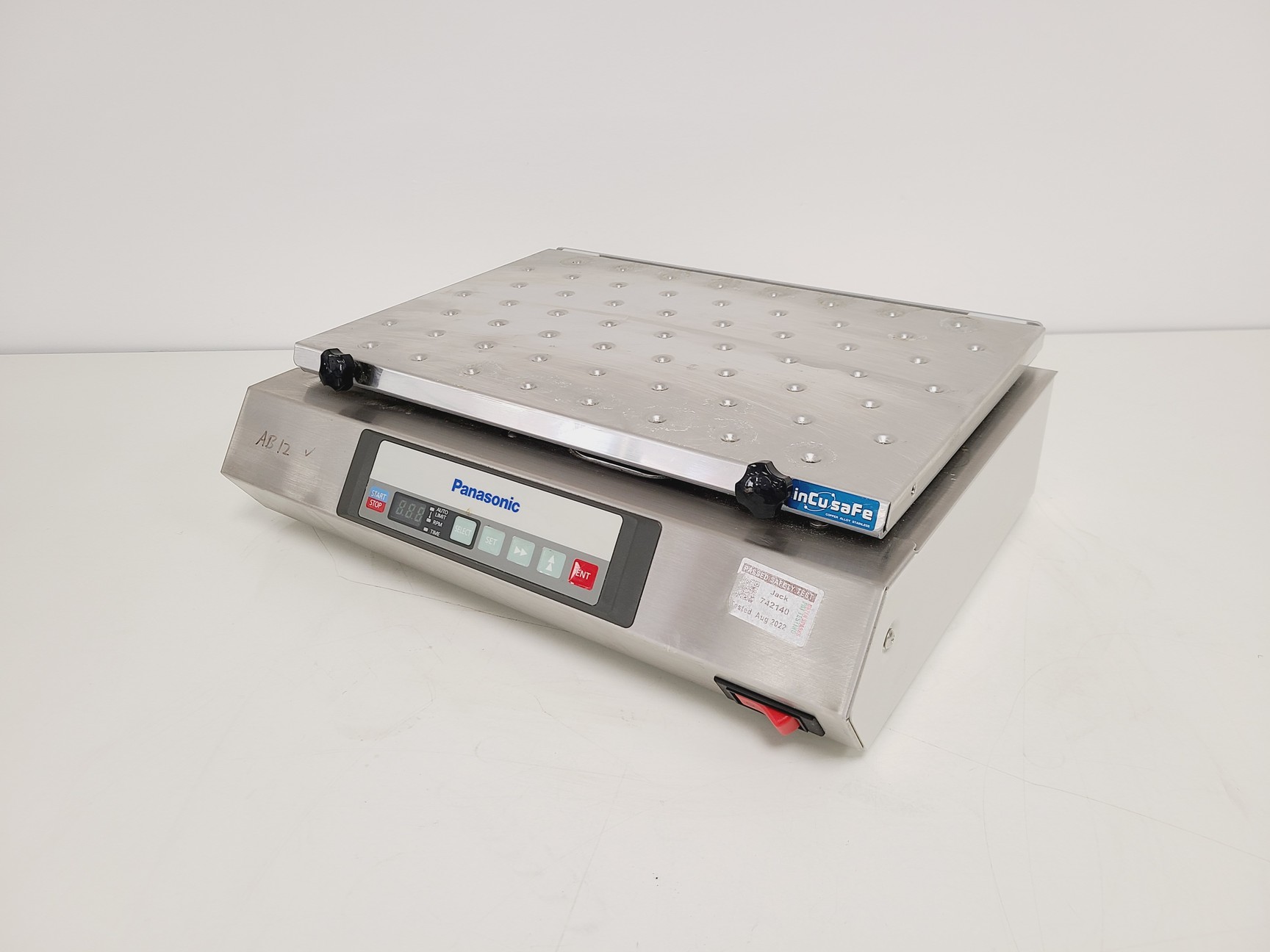 Image of Panasonic Orbital Shaker - MIR-S100-PE Lab