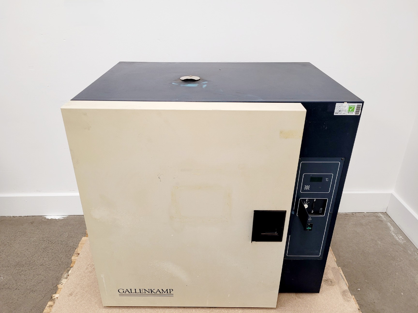 Image of Gallenkamp Laboratory Oven OVE.100.210X Lab