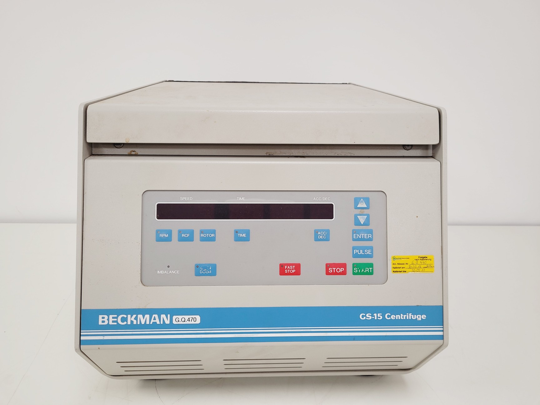 Image of Beckman GS-15 Benchtop Centrifuge 