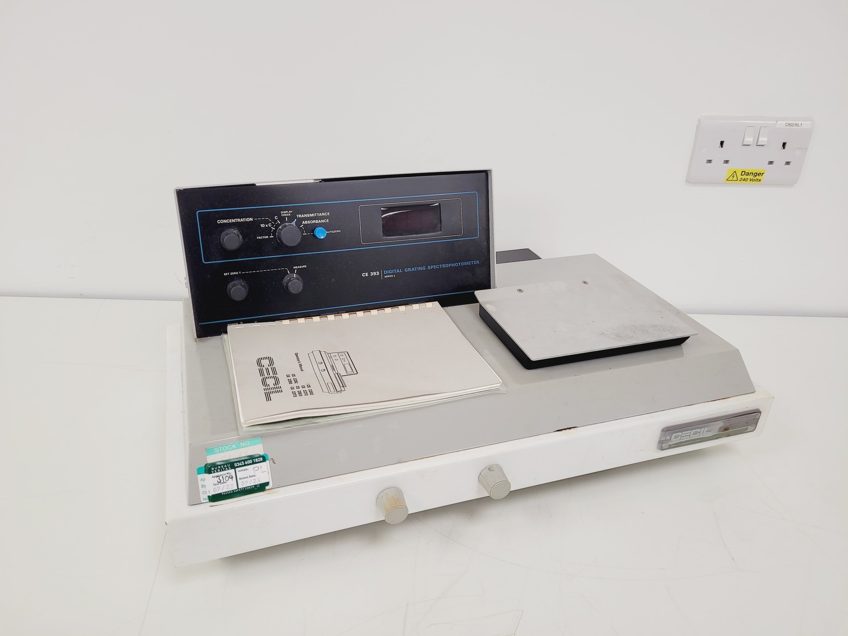 Image of Cecil CE 393 Digital Grating Spectrophotometer