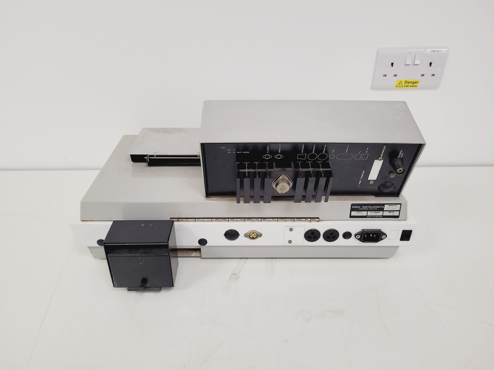 Image of Cecil CE 393 Digital Grating Spectrophotometer