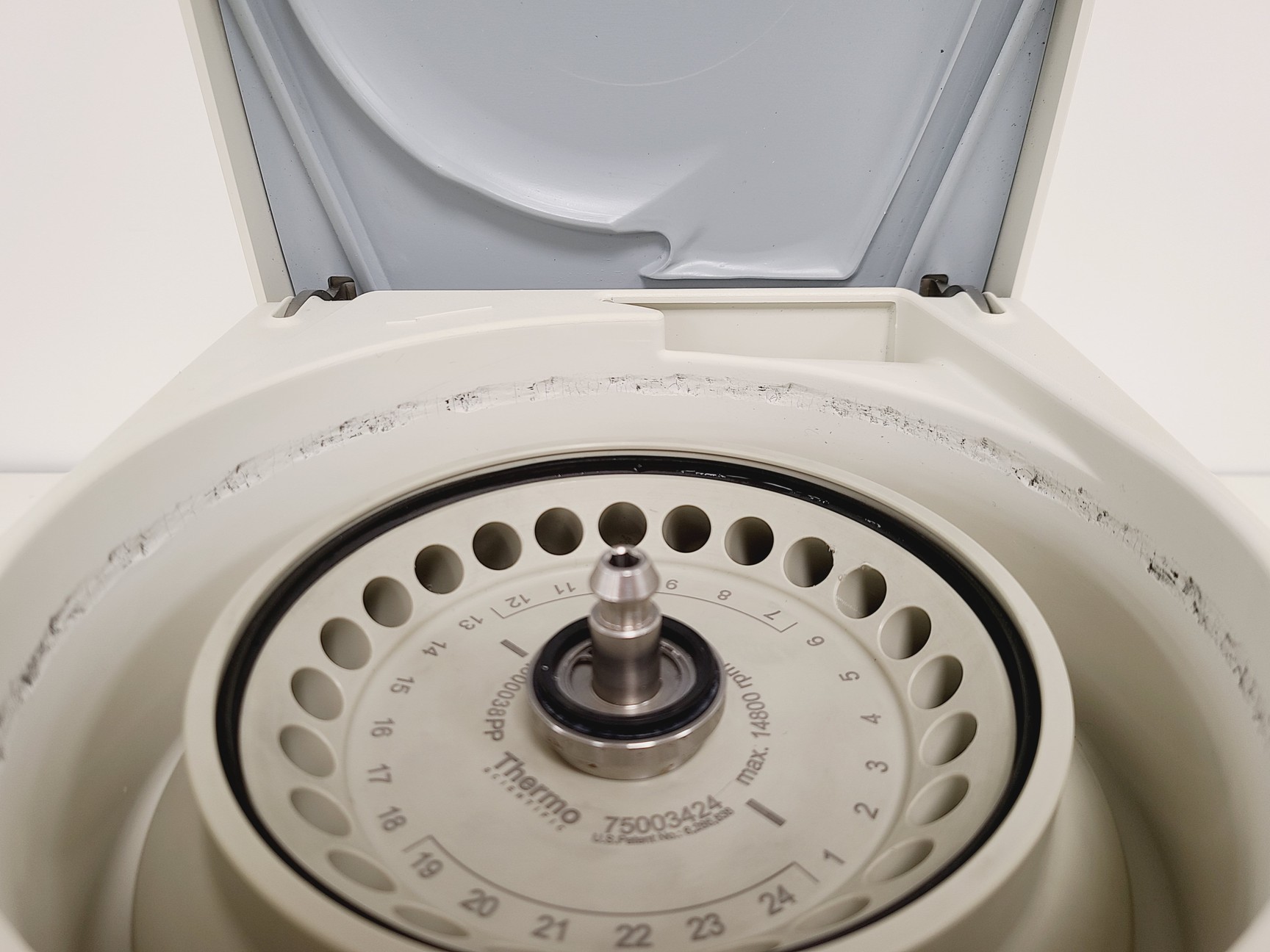 Image of Thermo Fisher Heraeus Pico 21 Centrifuge w/ 75003424 Rotor Lab