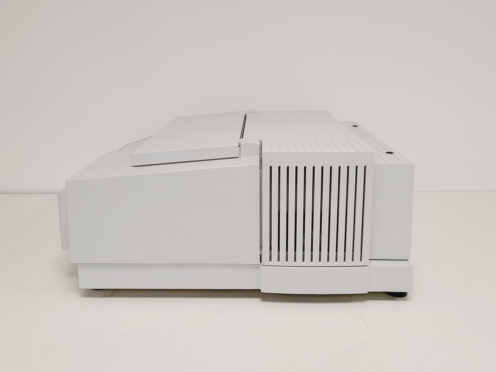 Image of Thermo Electron Corporation Evolution 500 BB UV-Visible Spectrophotometer