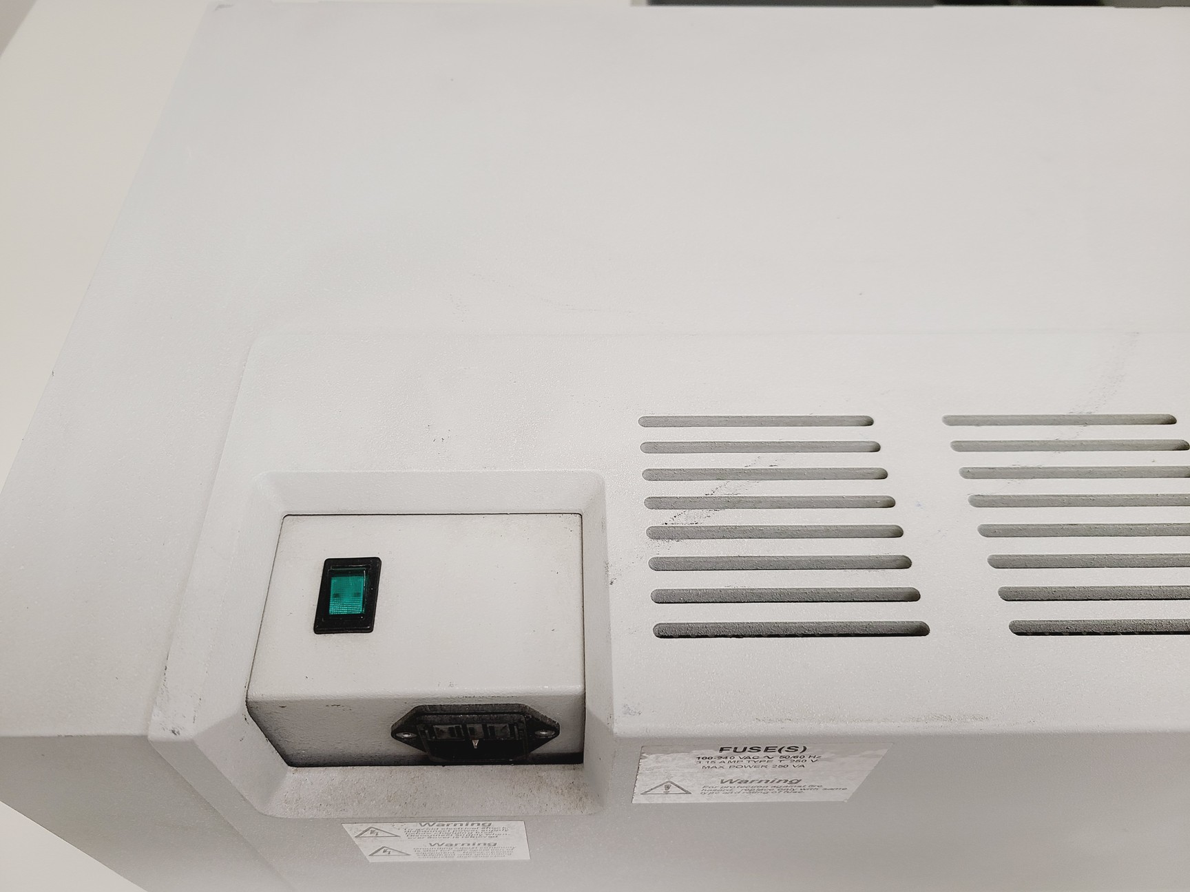 Image of Perkin Elmer Lambda 800 UV/VIS Spectrophotometer