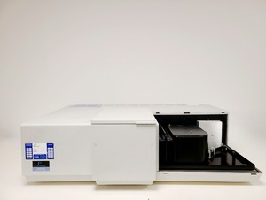 Thumbnail image of Perkin Elmer Lambda 800 UV/VIS Spectrophotometer