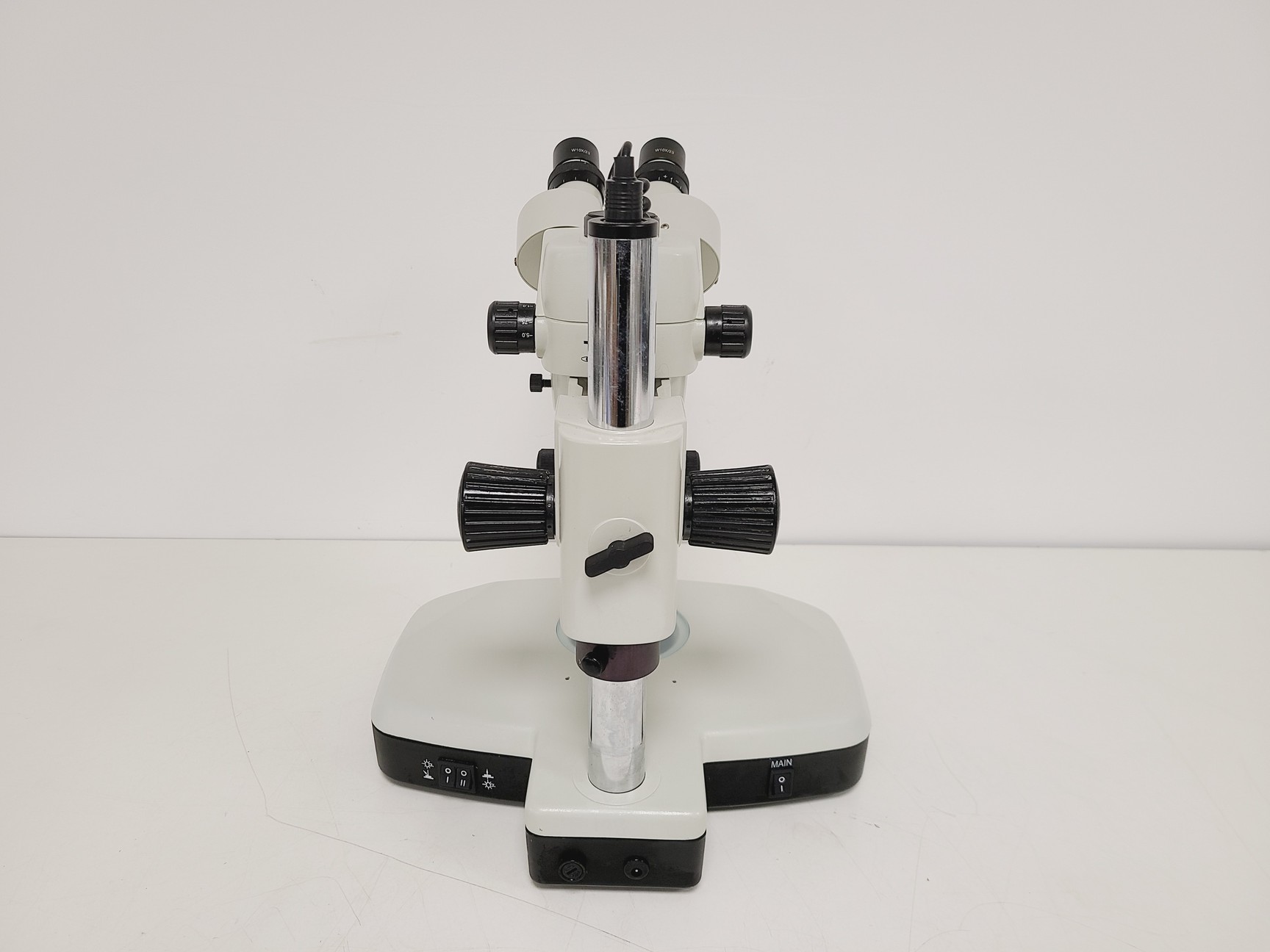 Image of Motic SMZ-168 Stereo Microscope w/ Spare Incident Illumination Light