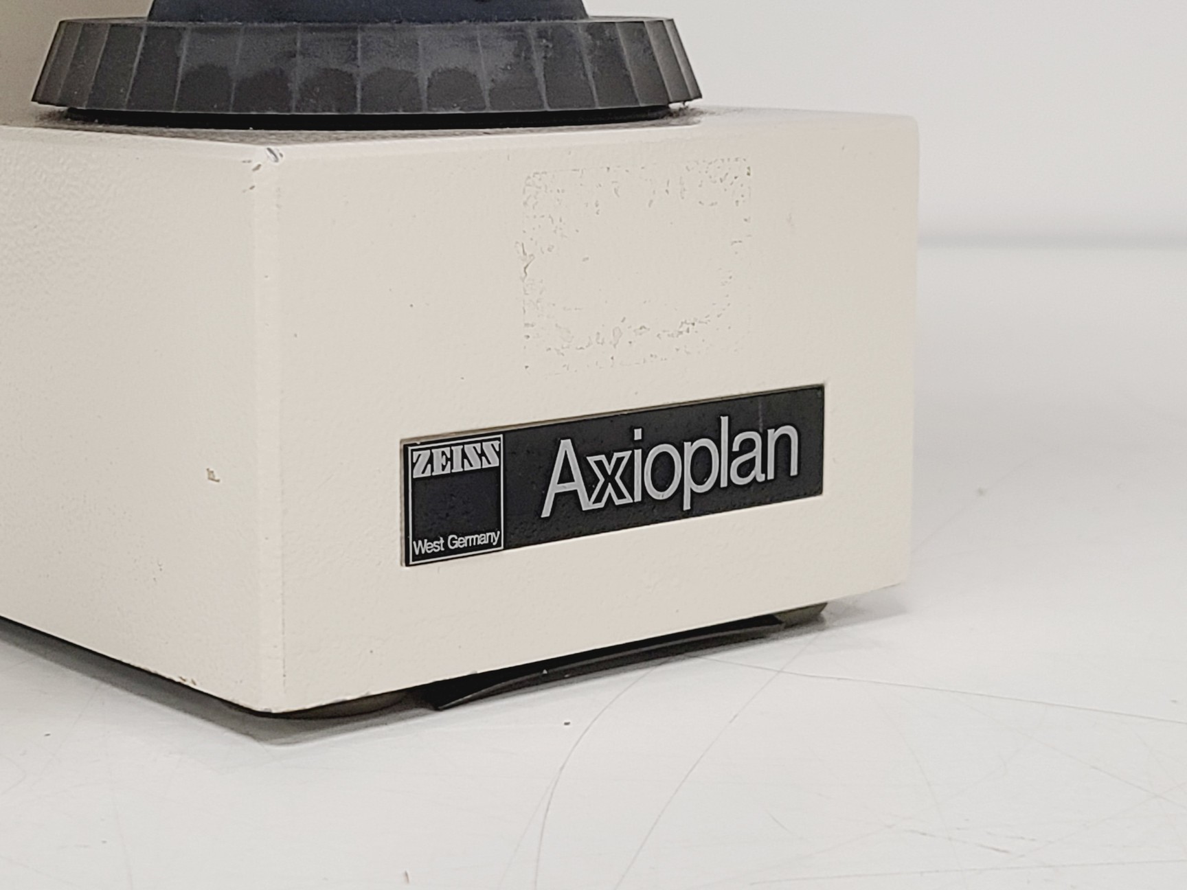Image of Carl Zeiss Axioplan Microscope
