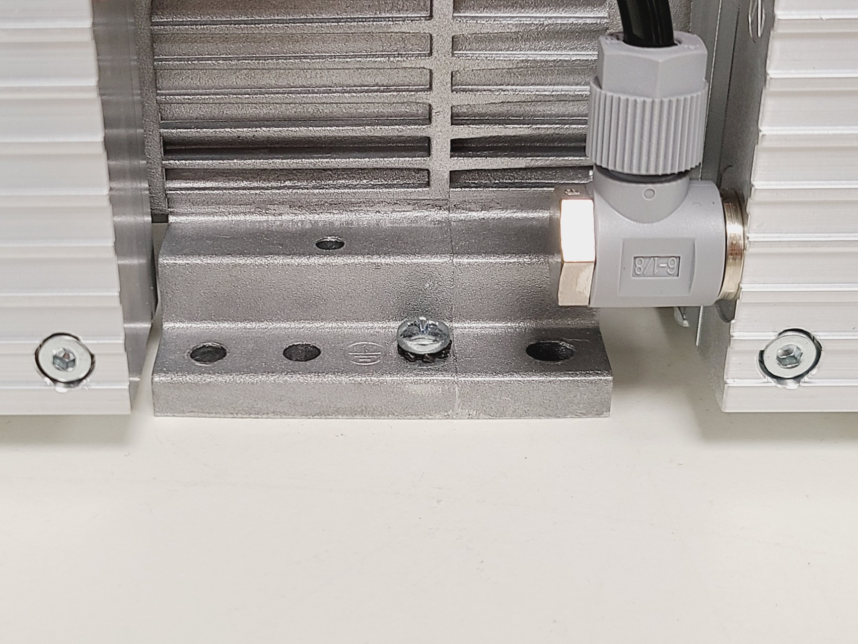 Image of Pfeiffer Vacuum MVP 015-4 DC Diaphragm Pump