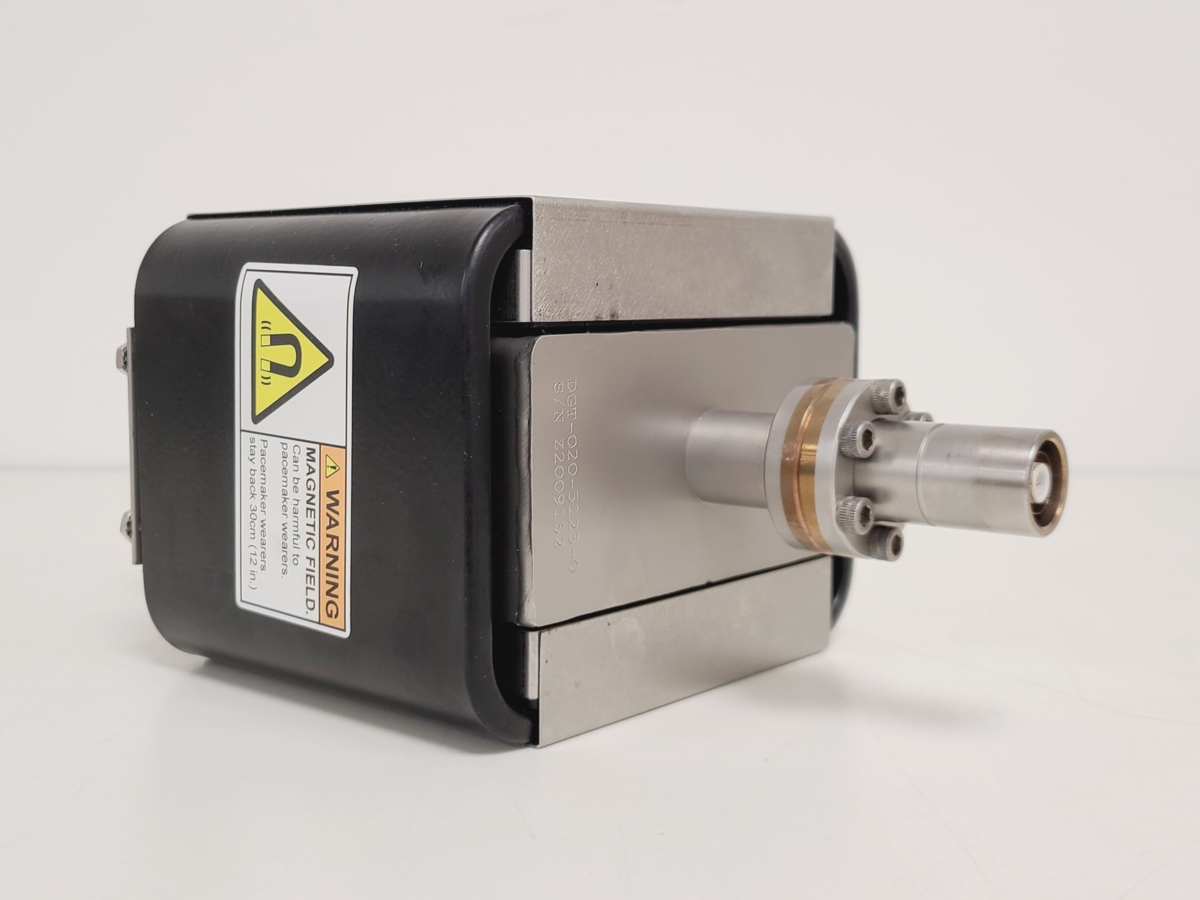 Image of ZEISS Ion Getter Pump - Ultra-High Vacuum Pump for FIB-SEM