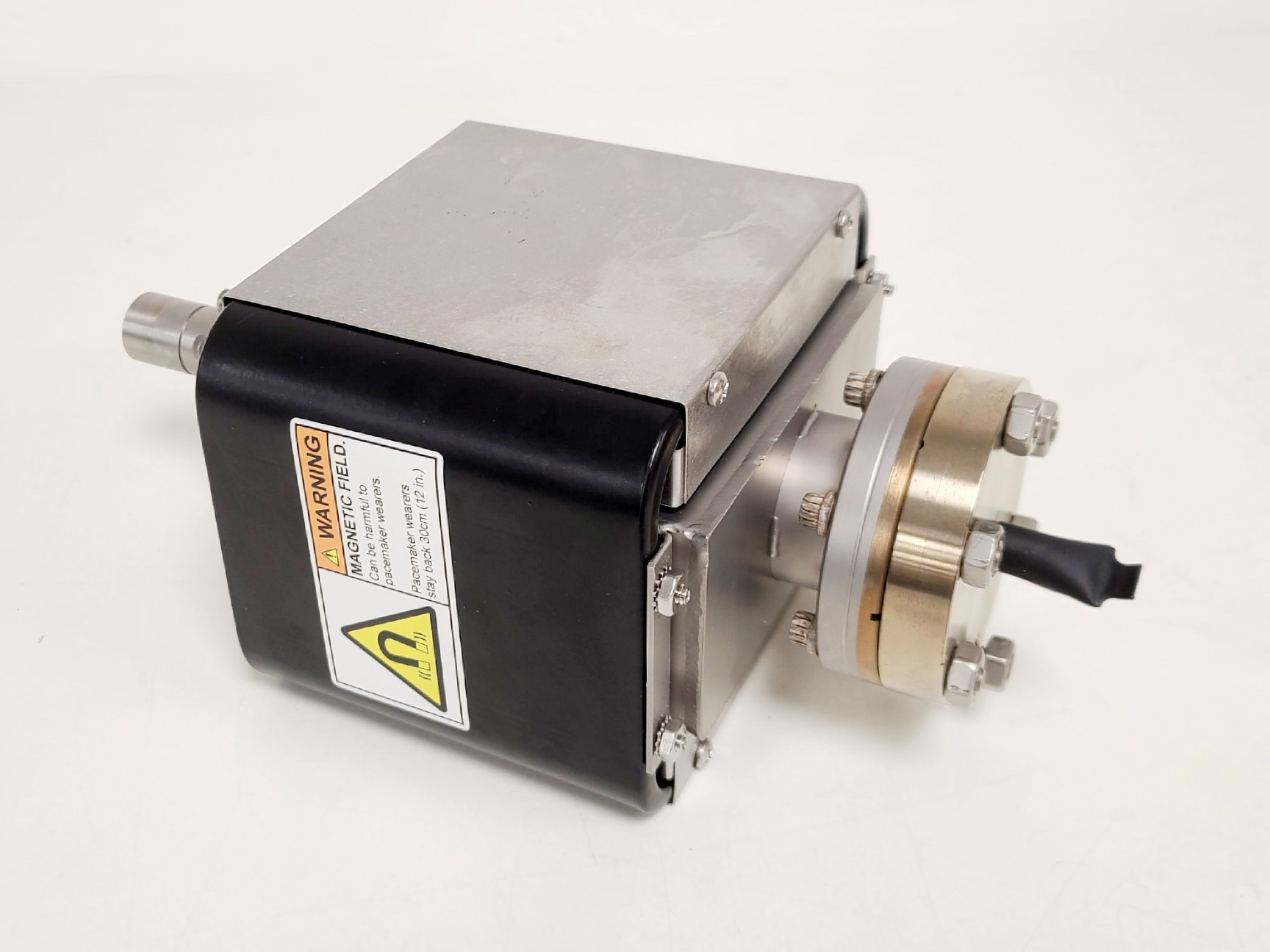 Image of ZEISS Ion Getter Pump - Ultra-High Vacuum Pump for FIB-SEM