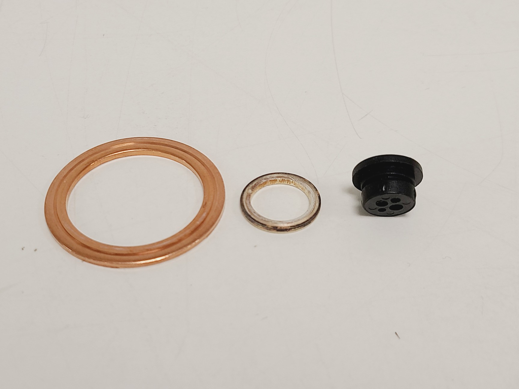 Image of ZEISS Ion Getter Pump - Ultra-High Vacuum Pump for FIB-SEM