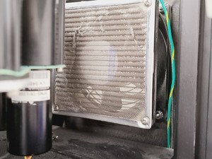 Thumbnail image of BD LSR II Flow Cytometer w/ Transformer and FACSFlow Supply System 