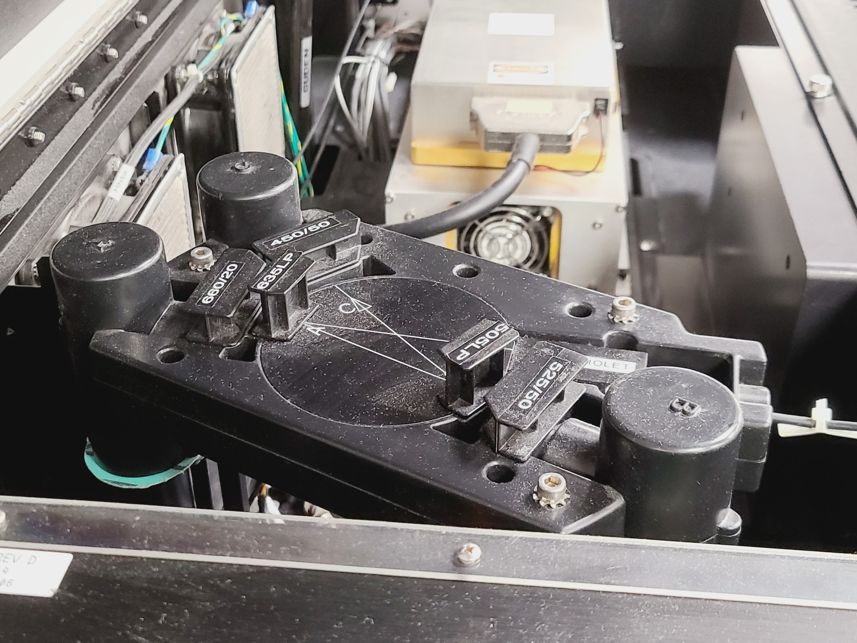 Image of BD LSR II Flow Cytometer w/ Transformer and FACSFlow Supply System 