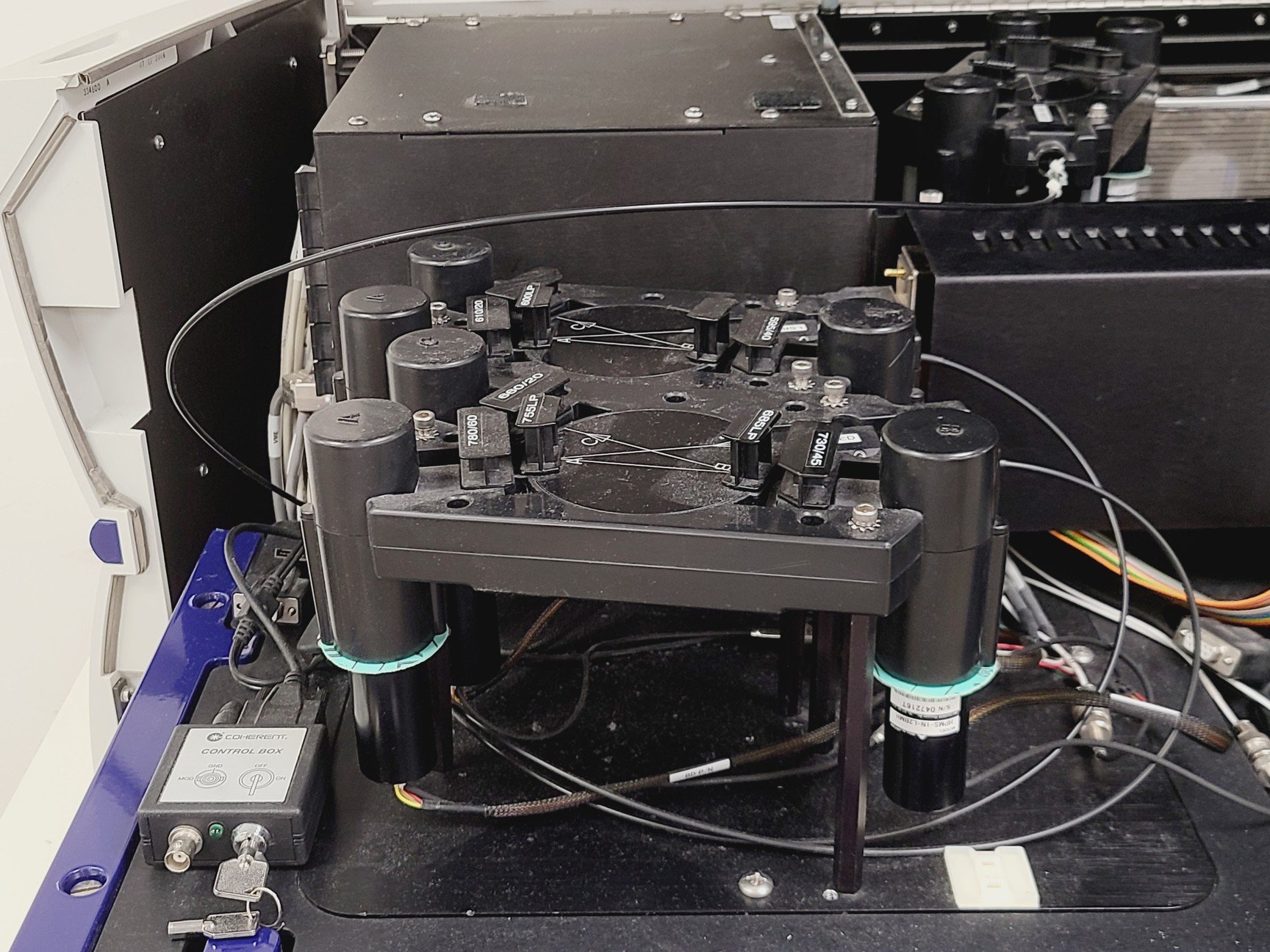 Image of BD LSR II Flow Cytometer w/ Transformer and FACSFlow Supply System 